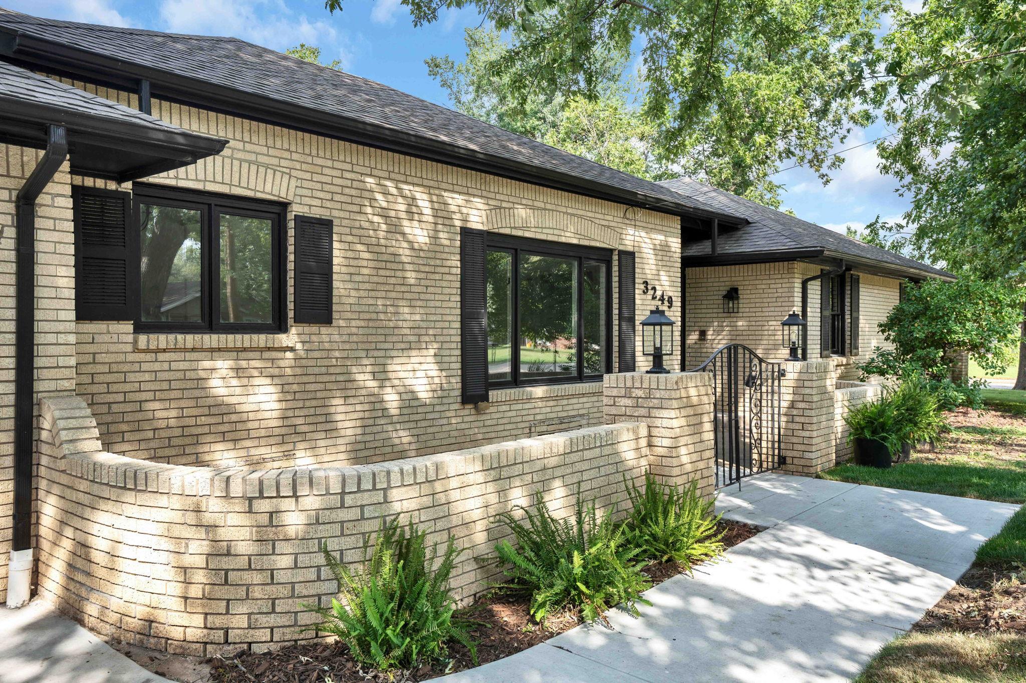 3249 N Hood Ct, Wichita, KS 67204