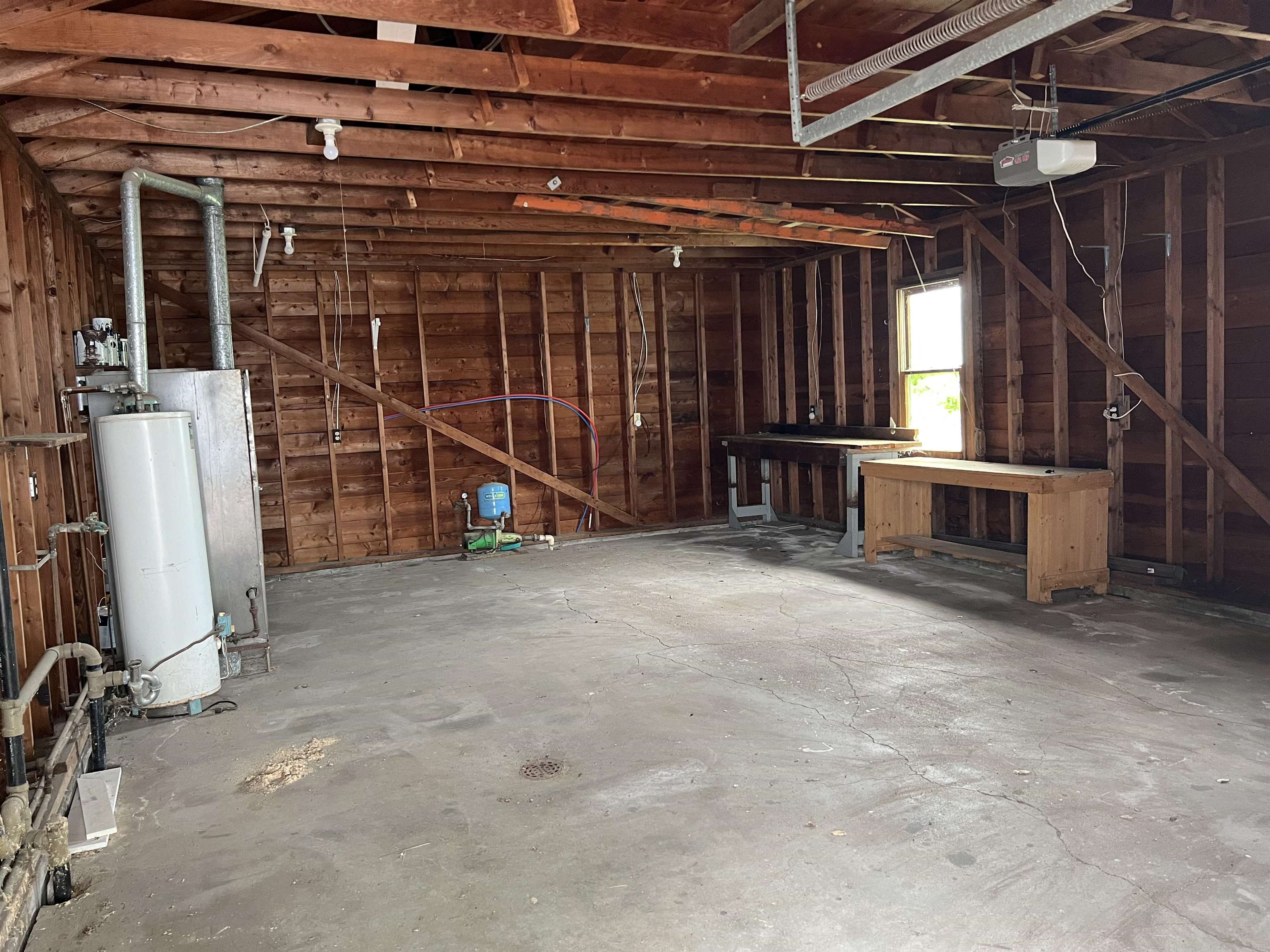 128 S Cedar Ave, Valley Center, KS 67147
