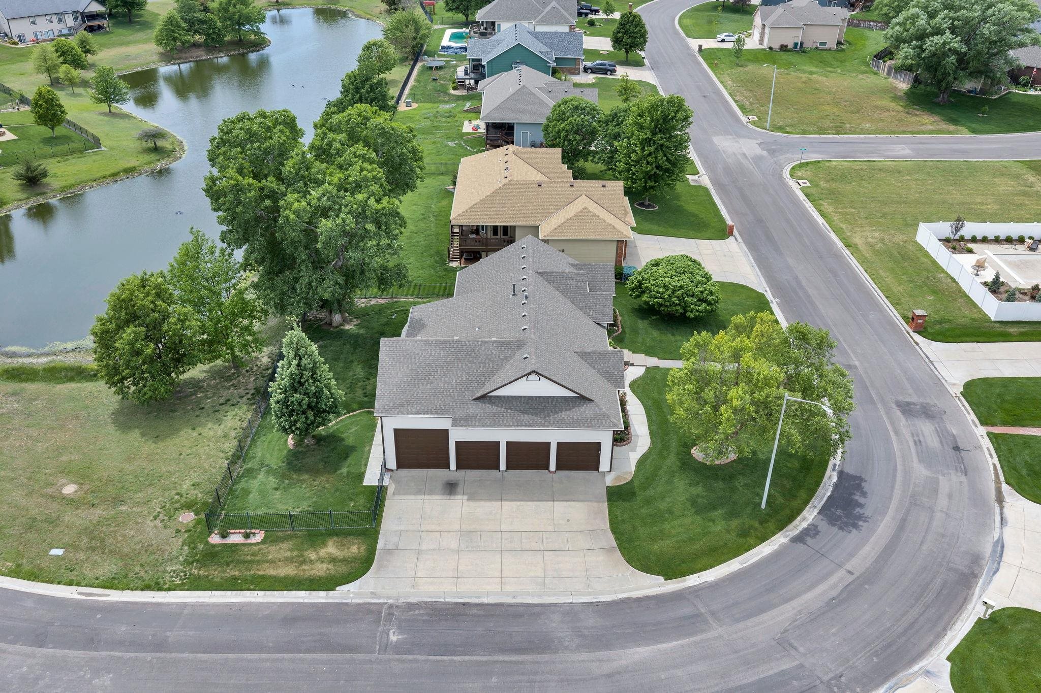 1307 W Hannah Ln, Haysville, KS 67060