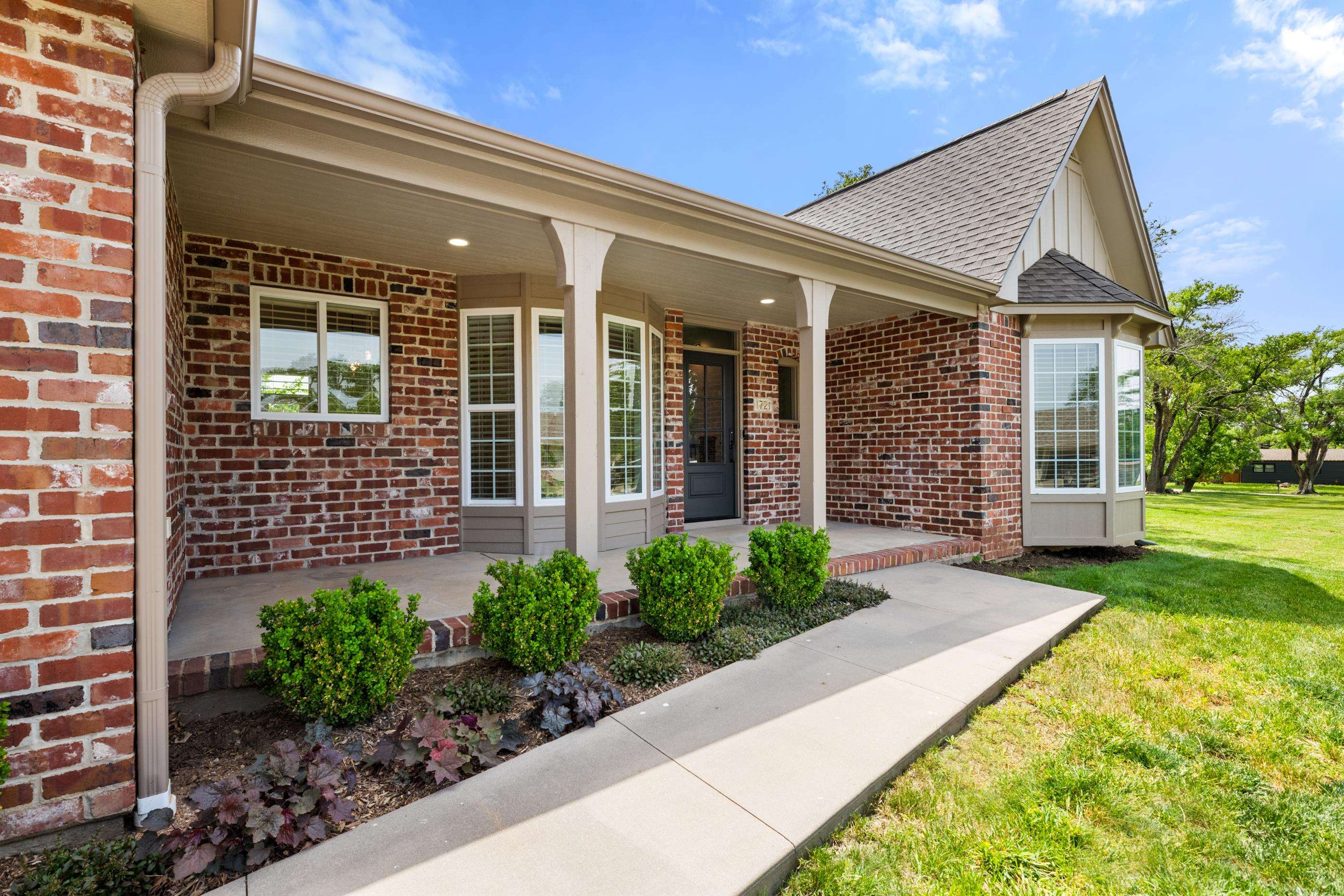 1721 E Beaumont St, Park City, KS 67219