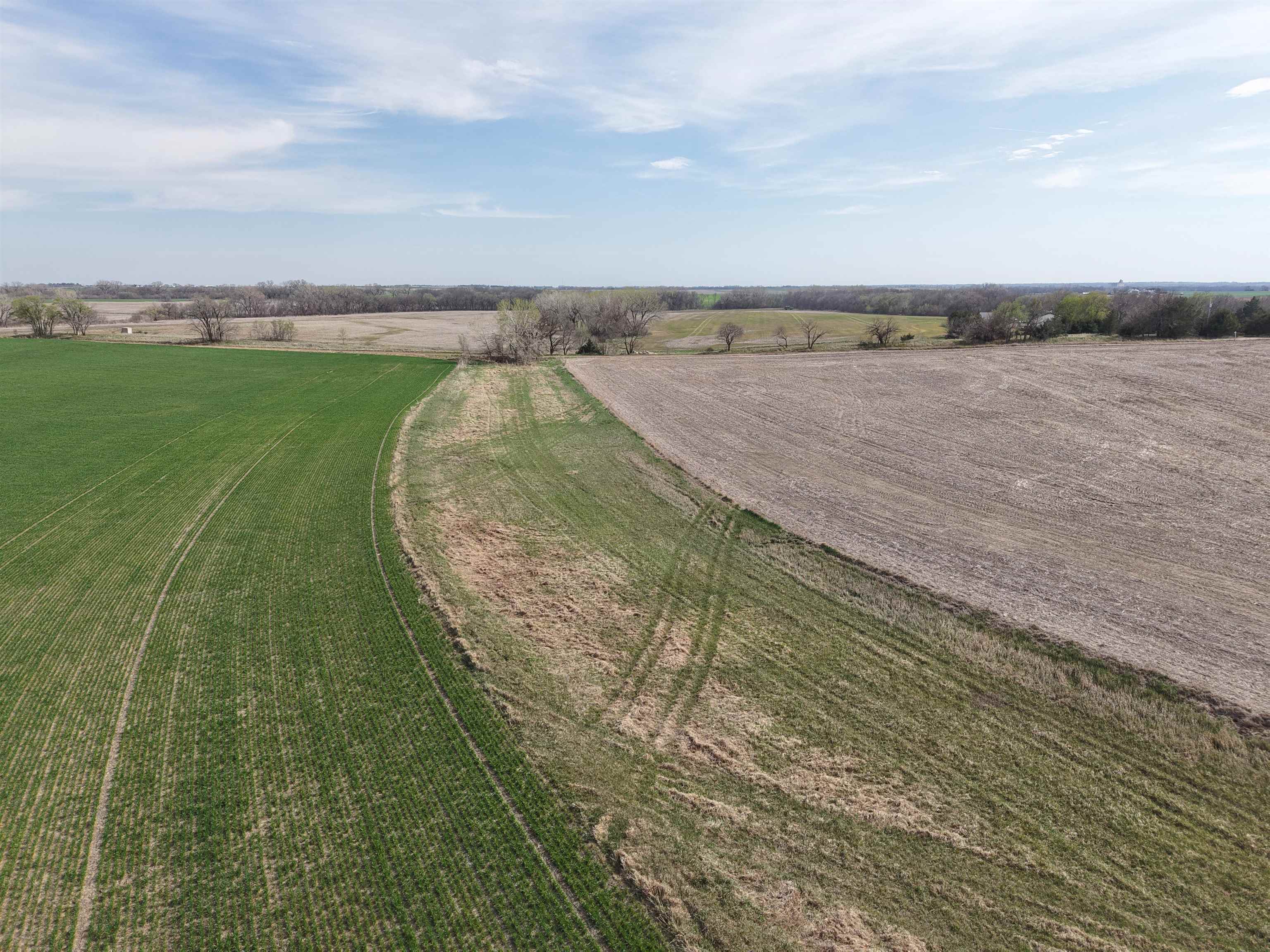 00000 Flag Rd, Abilene, KS 67410