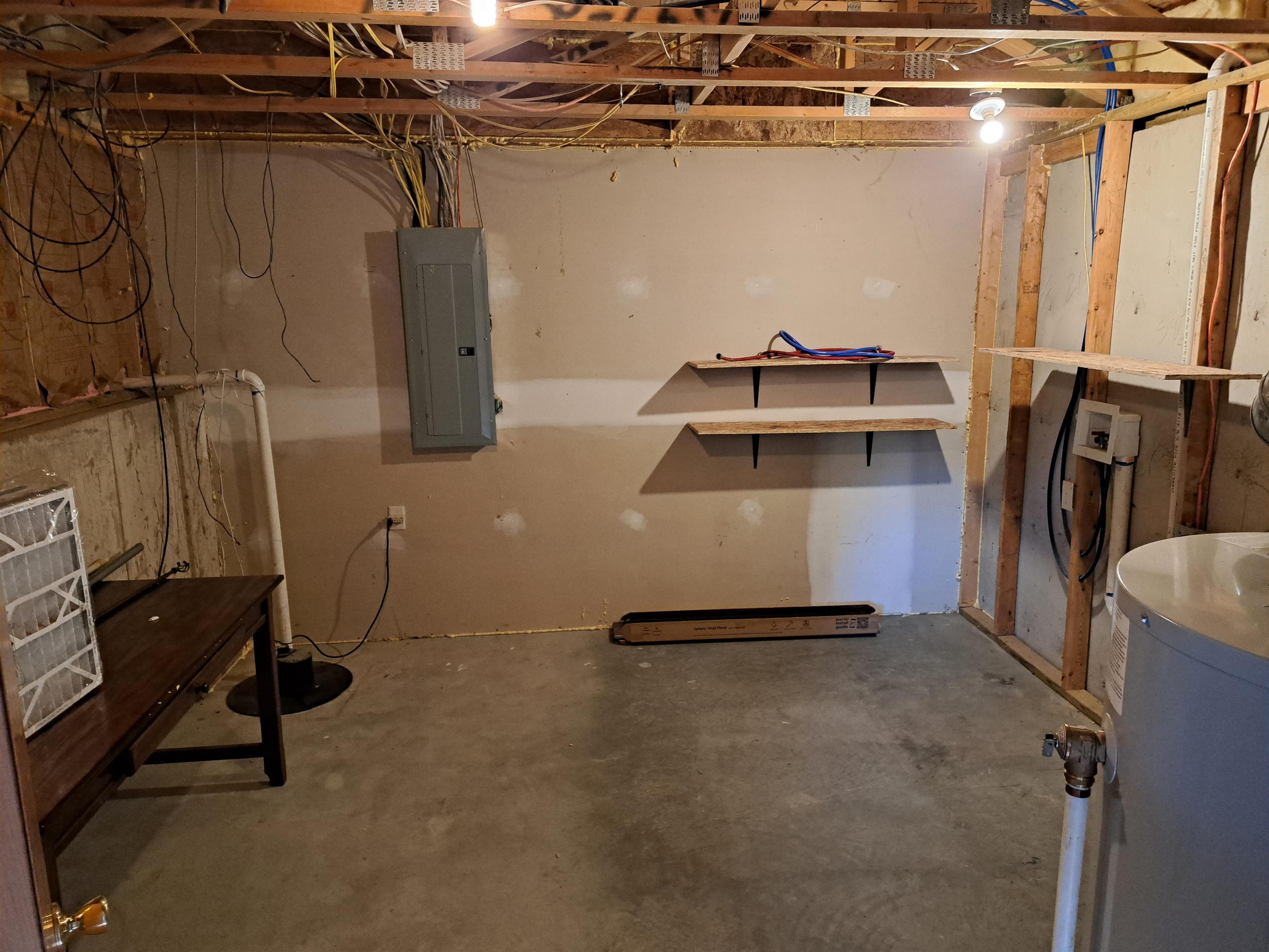 235 W Wood Ave, Clearwater, KS 67026