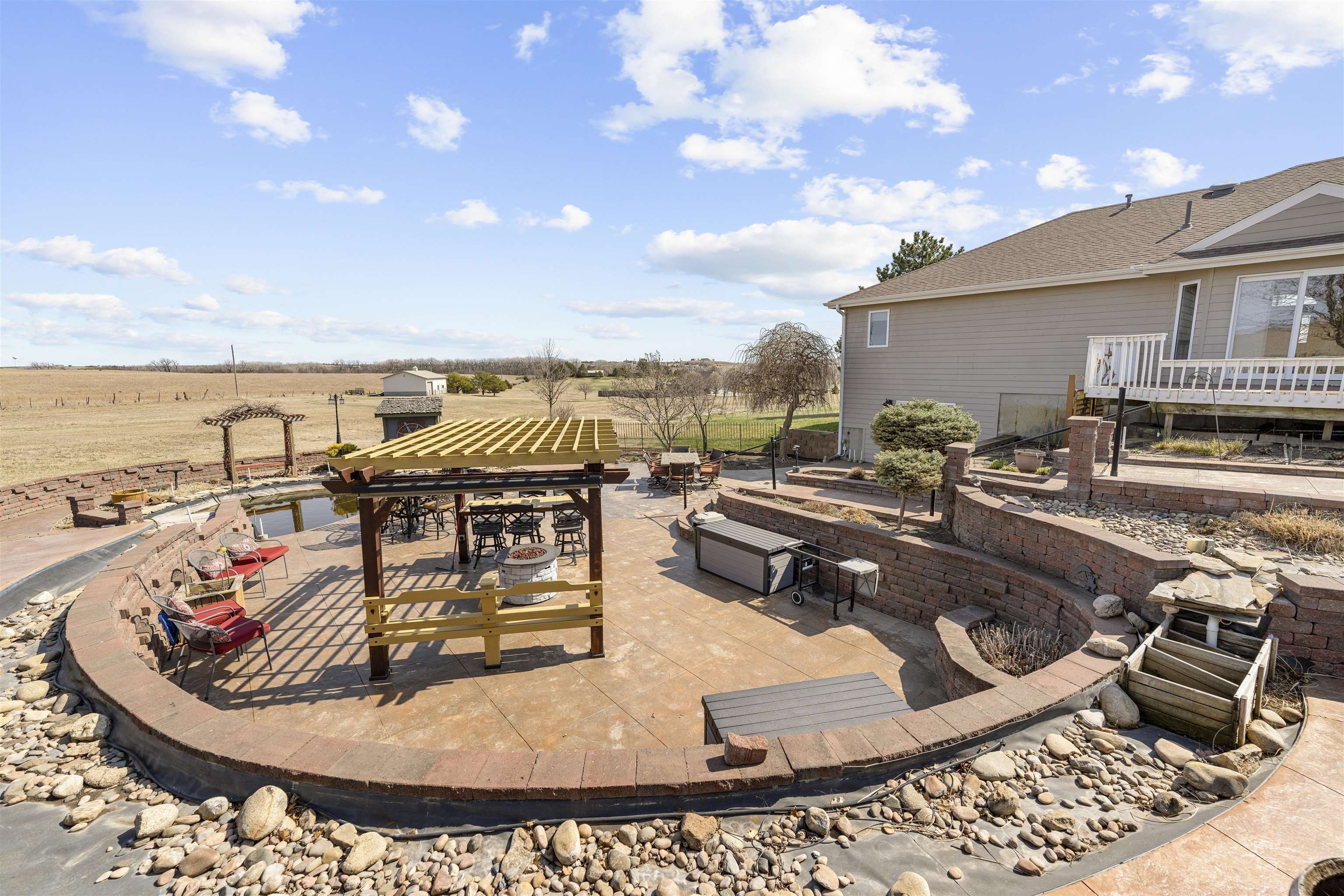 220 Prairie Ridge Rd, Salina, KS 67401