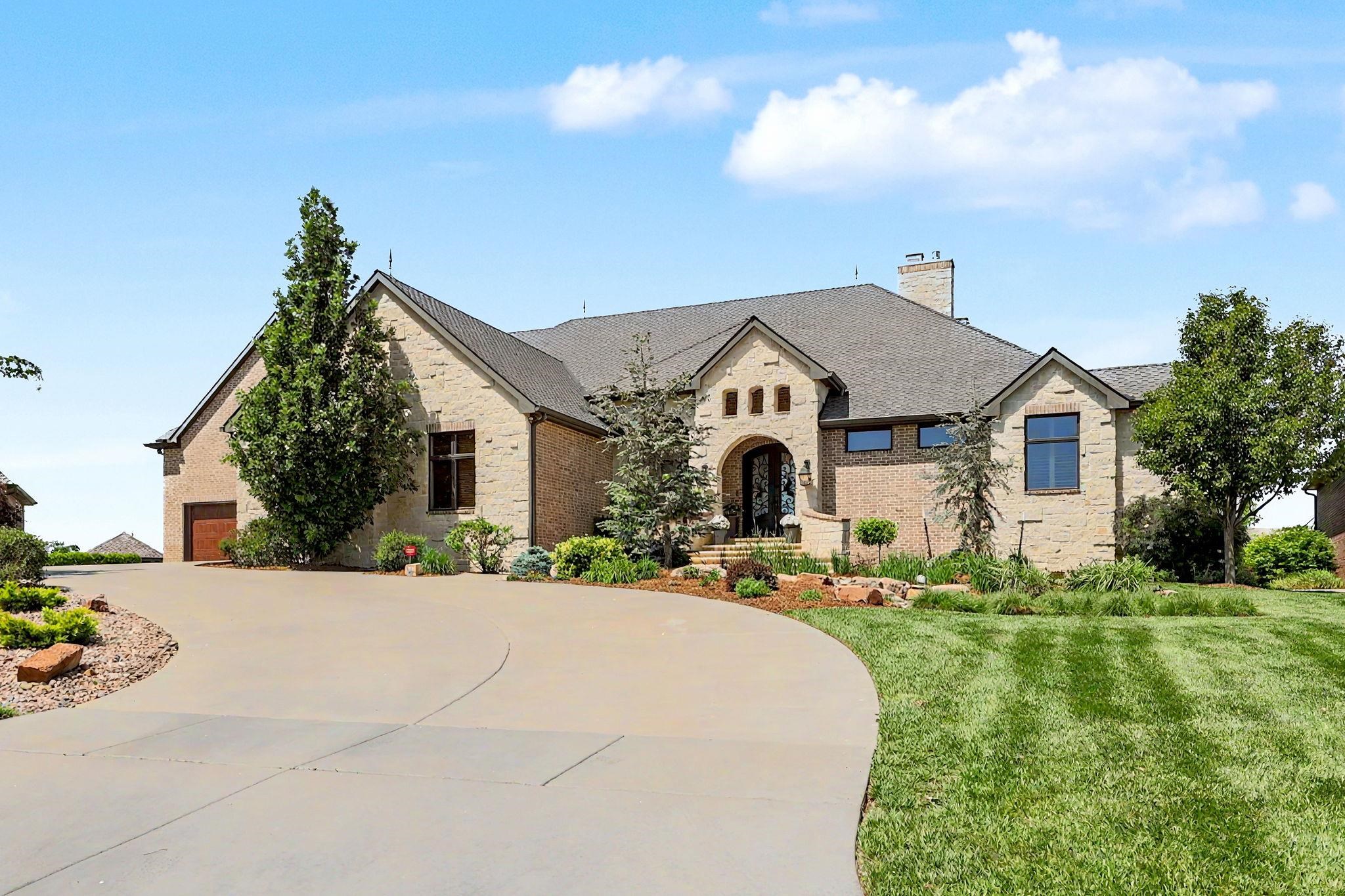 3035 N Den Hollow Ct, Wichita, KS 67205