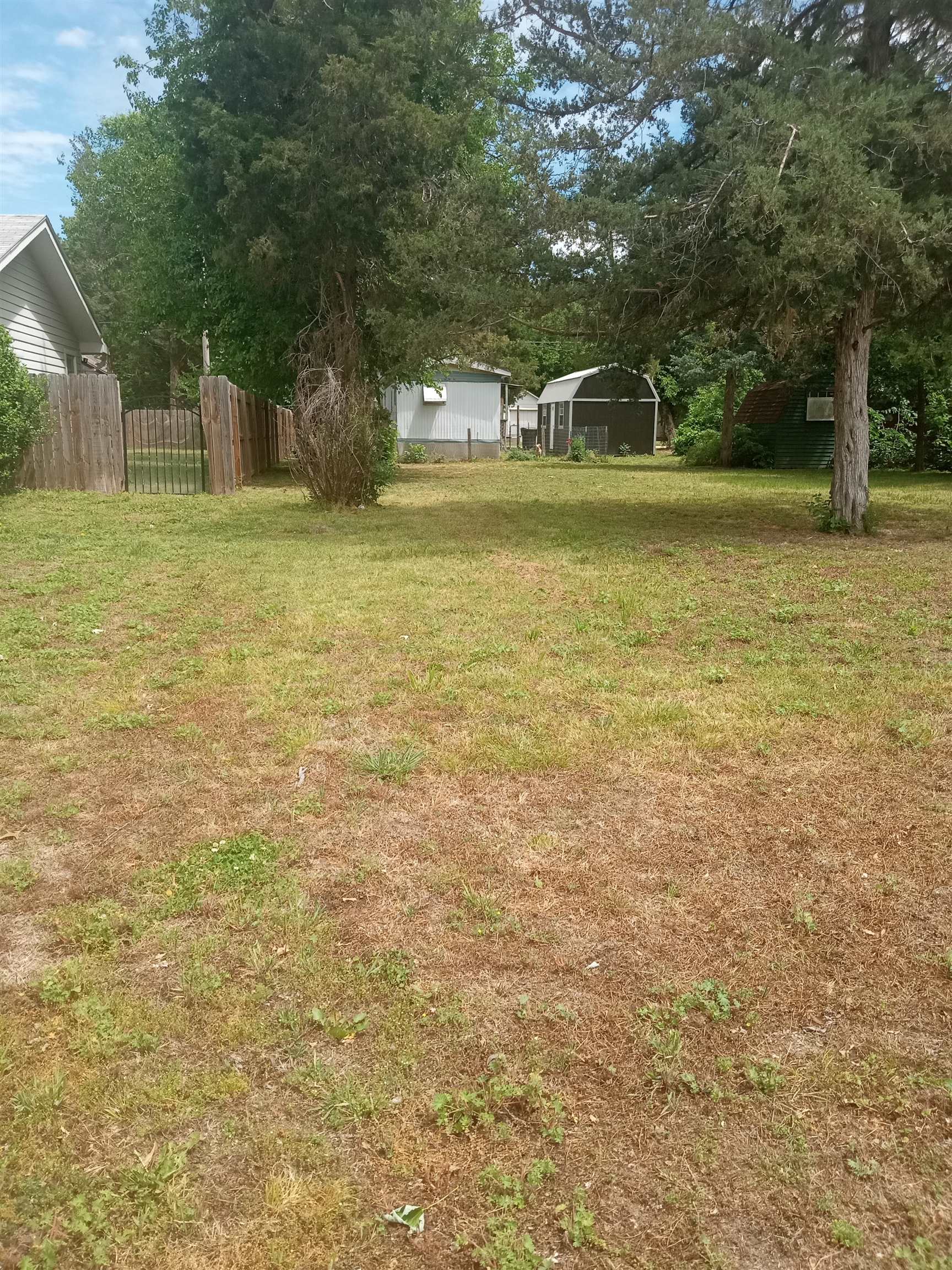 320 Harvey, Halstead, KS 67056