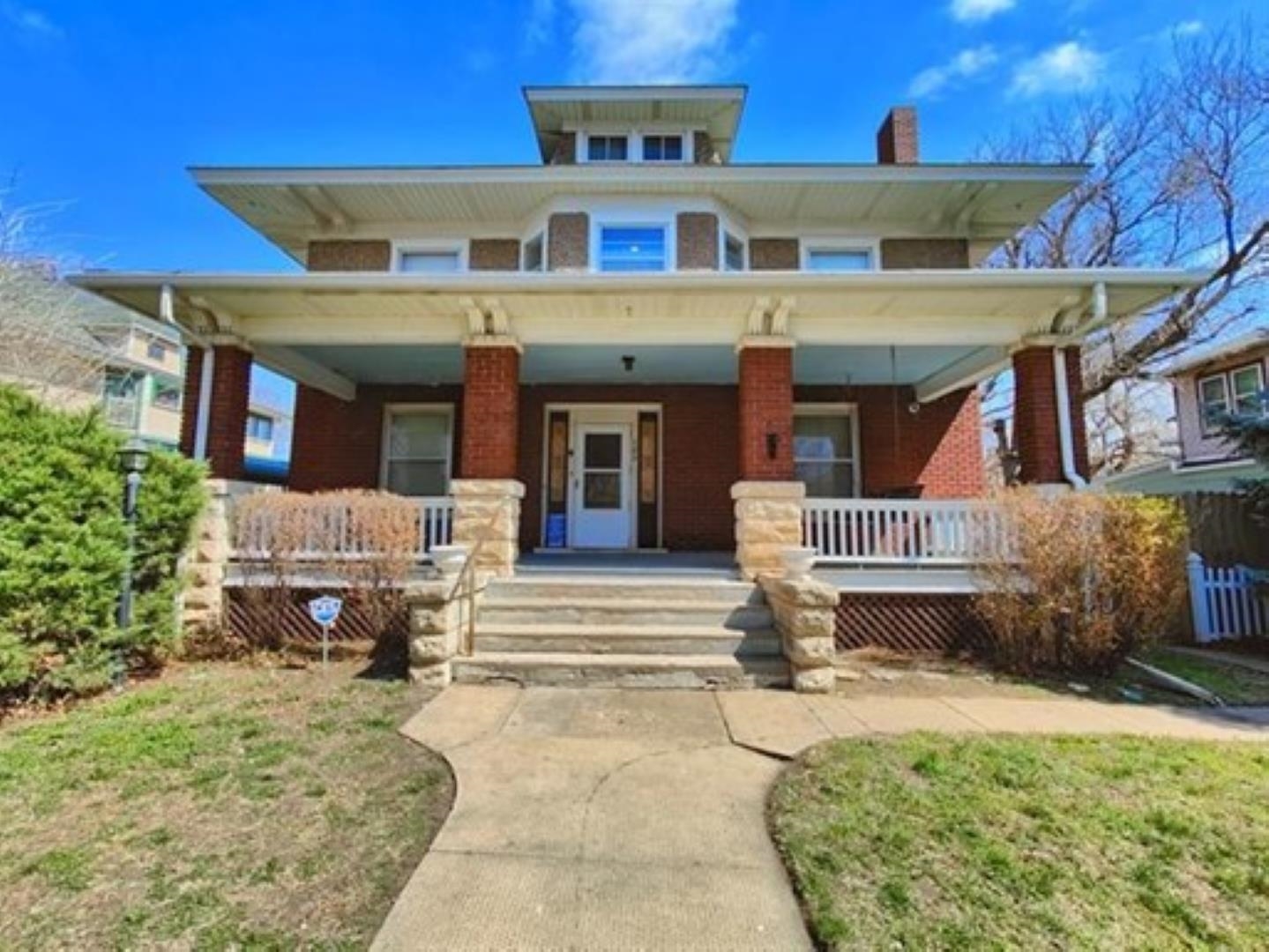 129 S 10th St, Salina, KS 67401