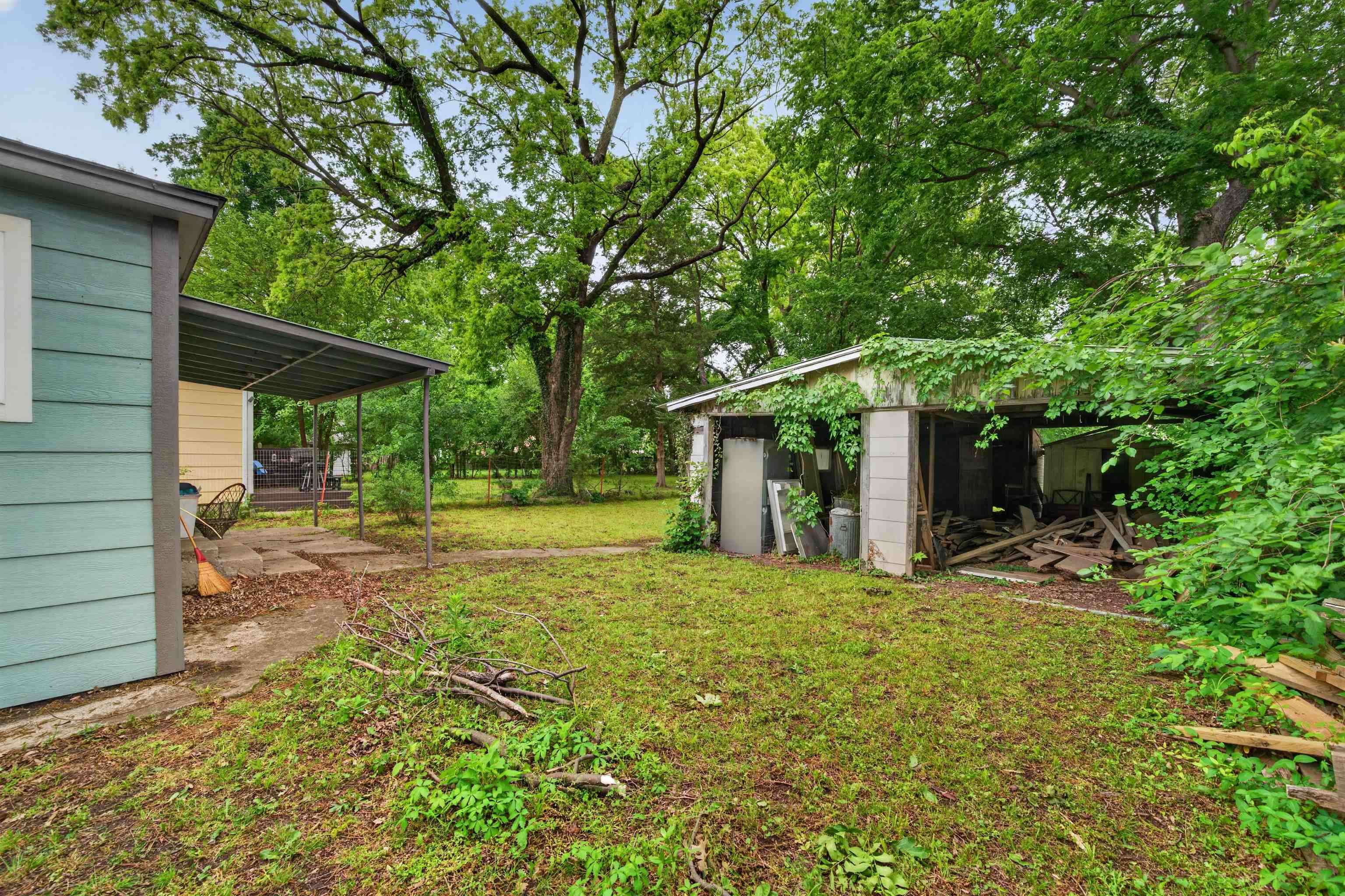 414 Andrews St, Winfield, KS 67156