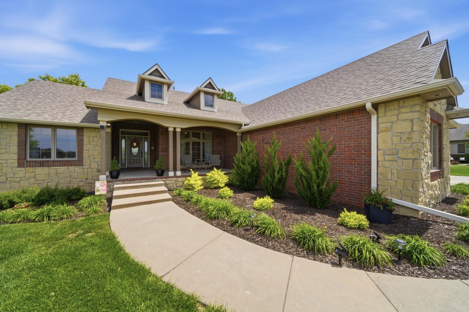1210 E Rolling Hills Dr, Augusta, KS 67010