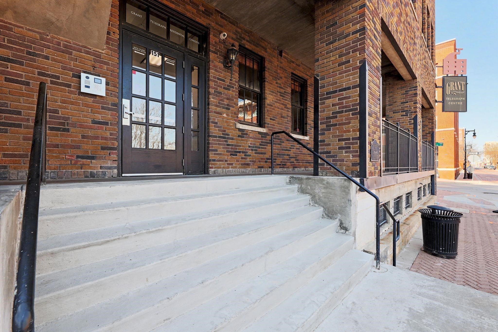 151 N Rock Island St Apt 2f, Wichita, KS 67202