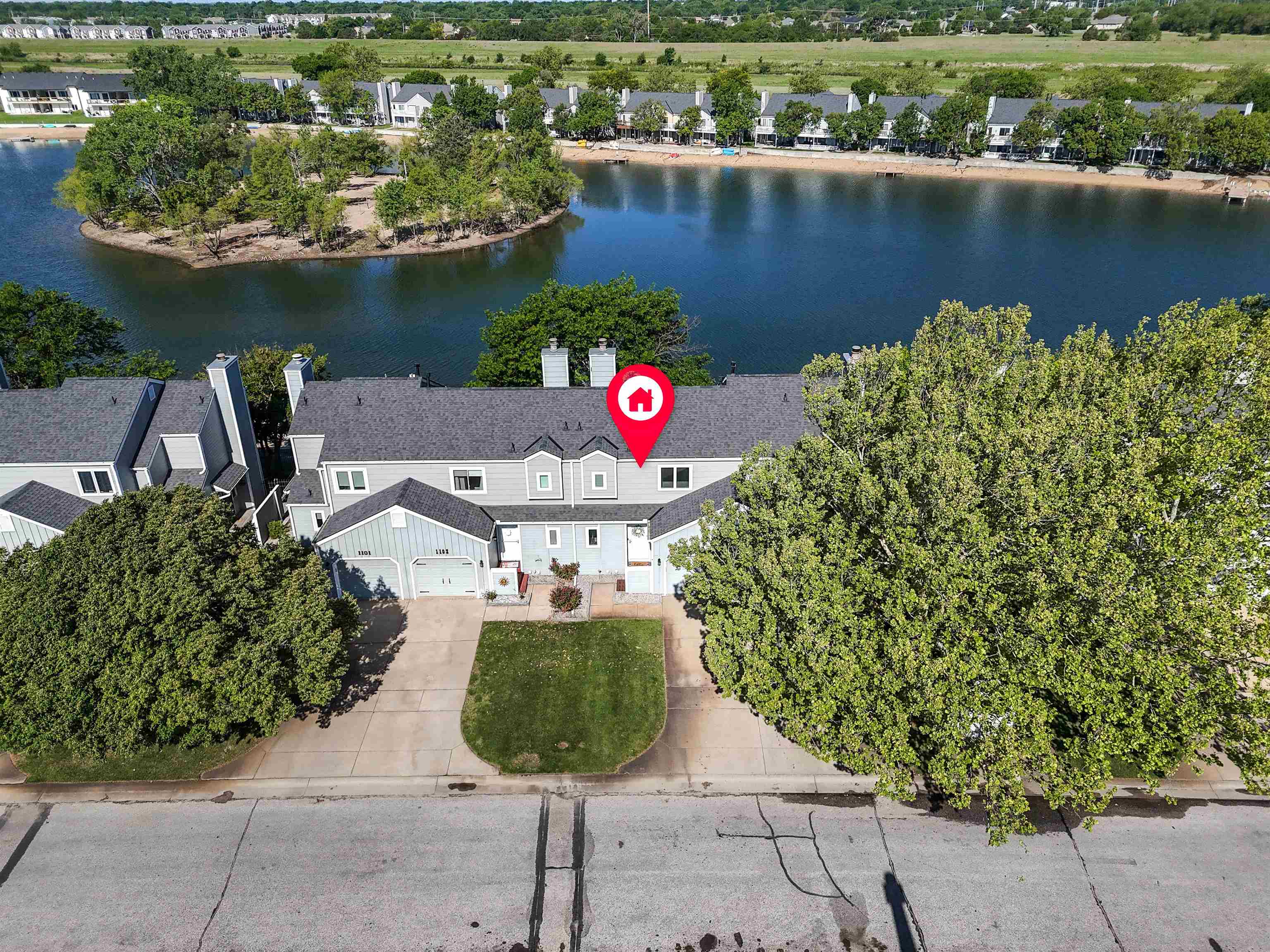 1105 N Lakewind St, Wichita, KS 67212