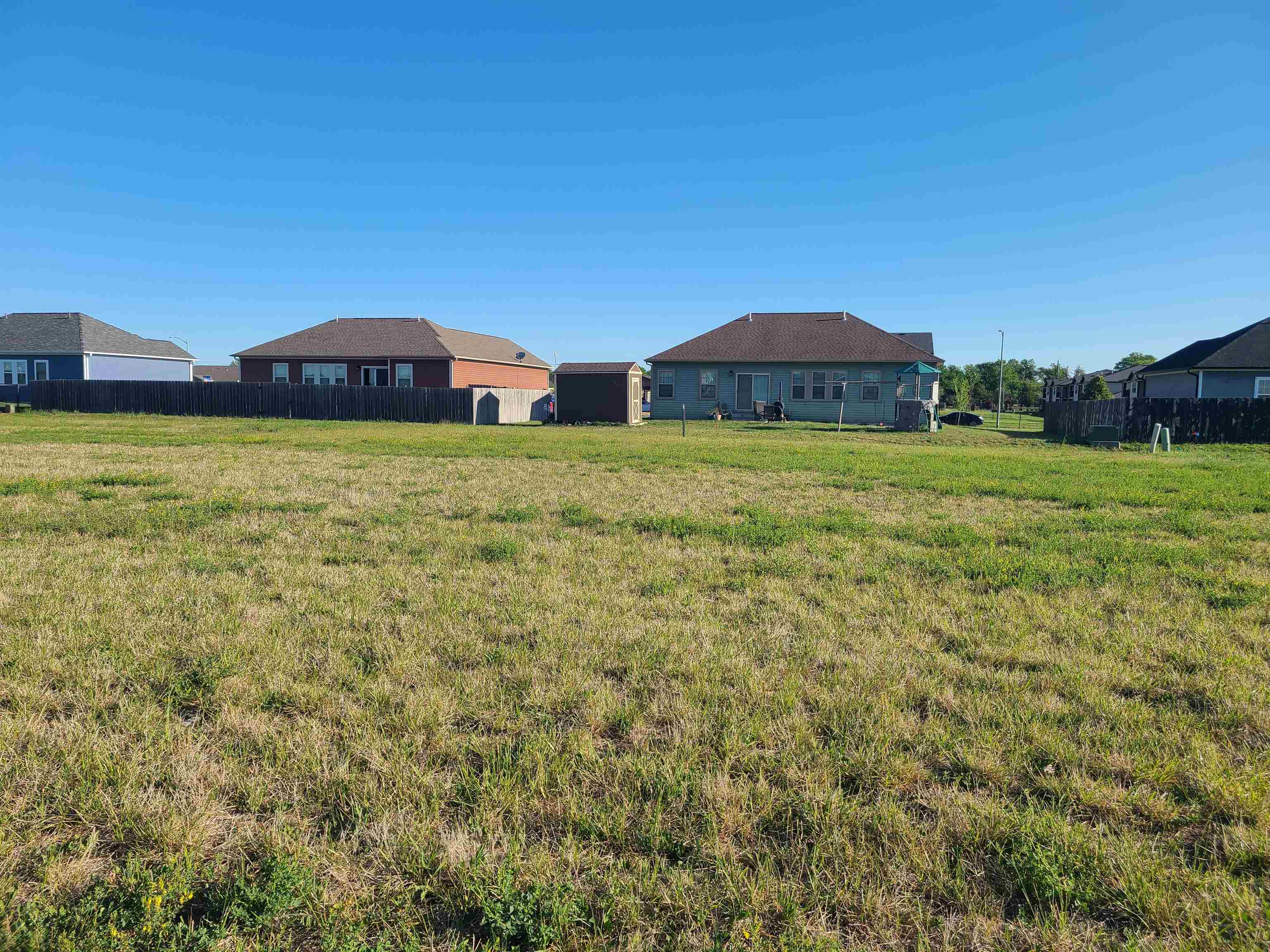 1413 Curtiss Dr, Mcpherson, KS 67460
