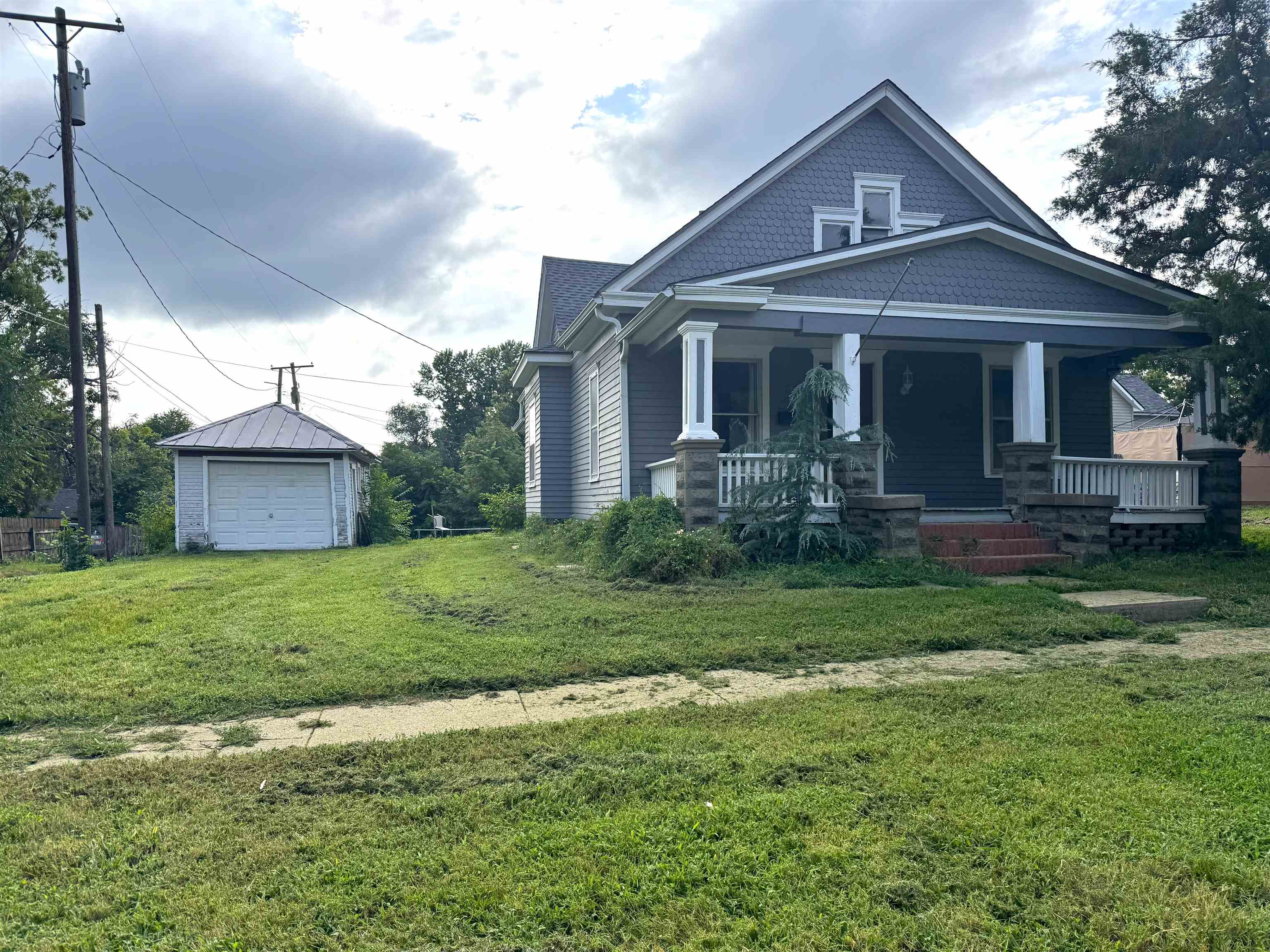 714 N Olive St, Abilene, KS 67410