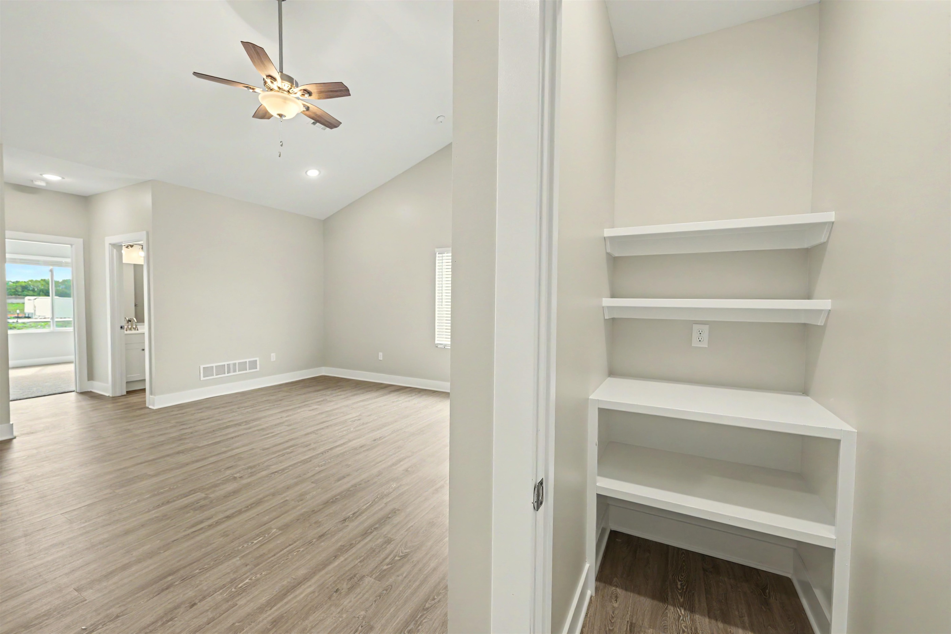 2725 Amelia Ln, Salina, KS 67401