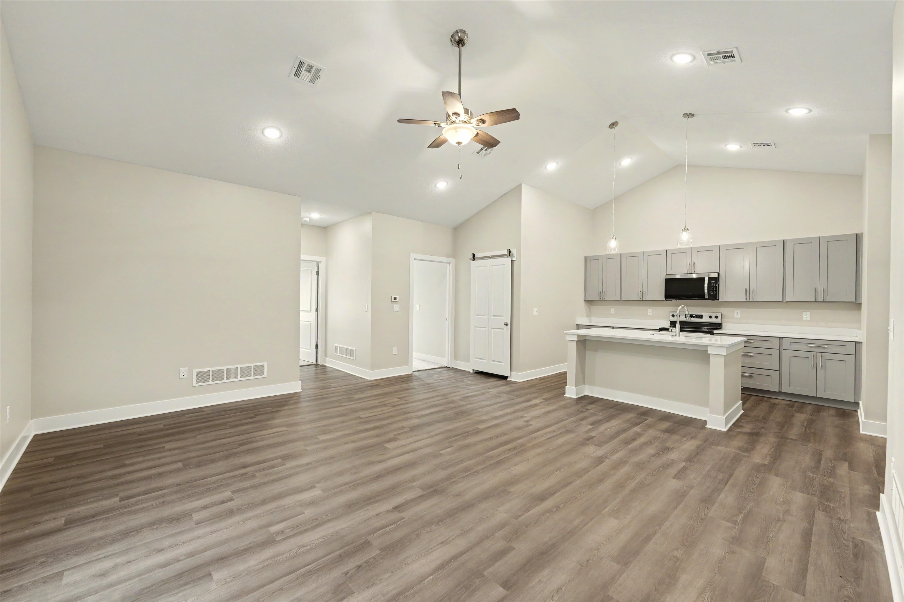 2723 Amelia Ln, Salina, KS 67401