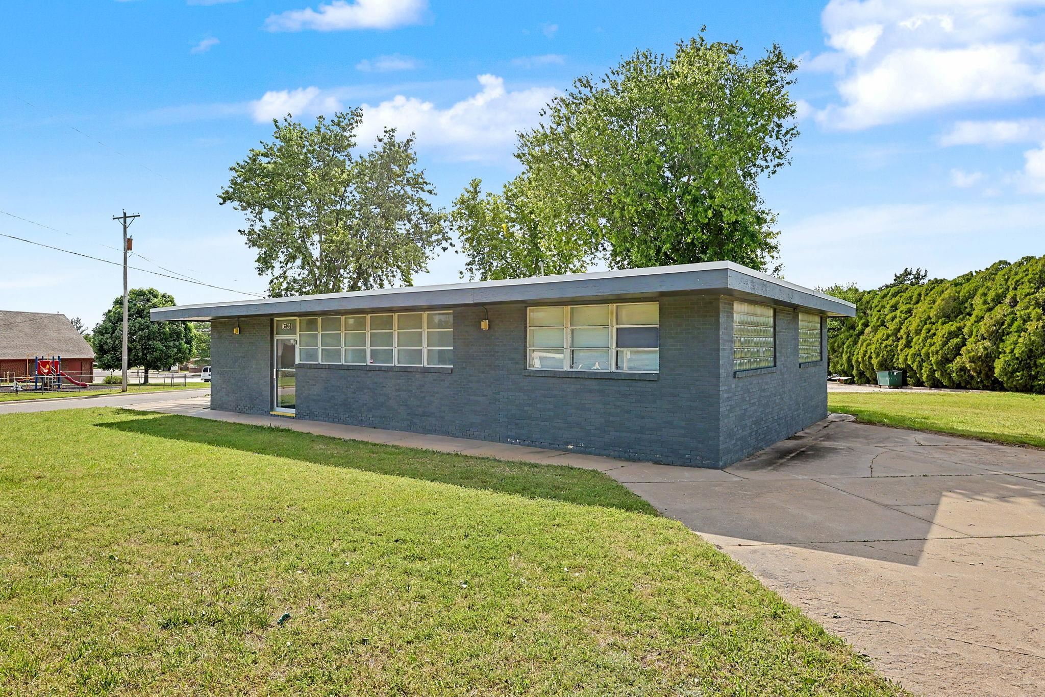1601 State St, Augusta, KS 67010