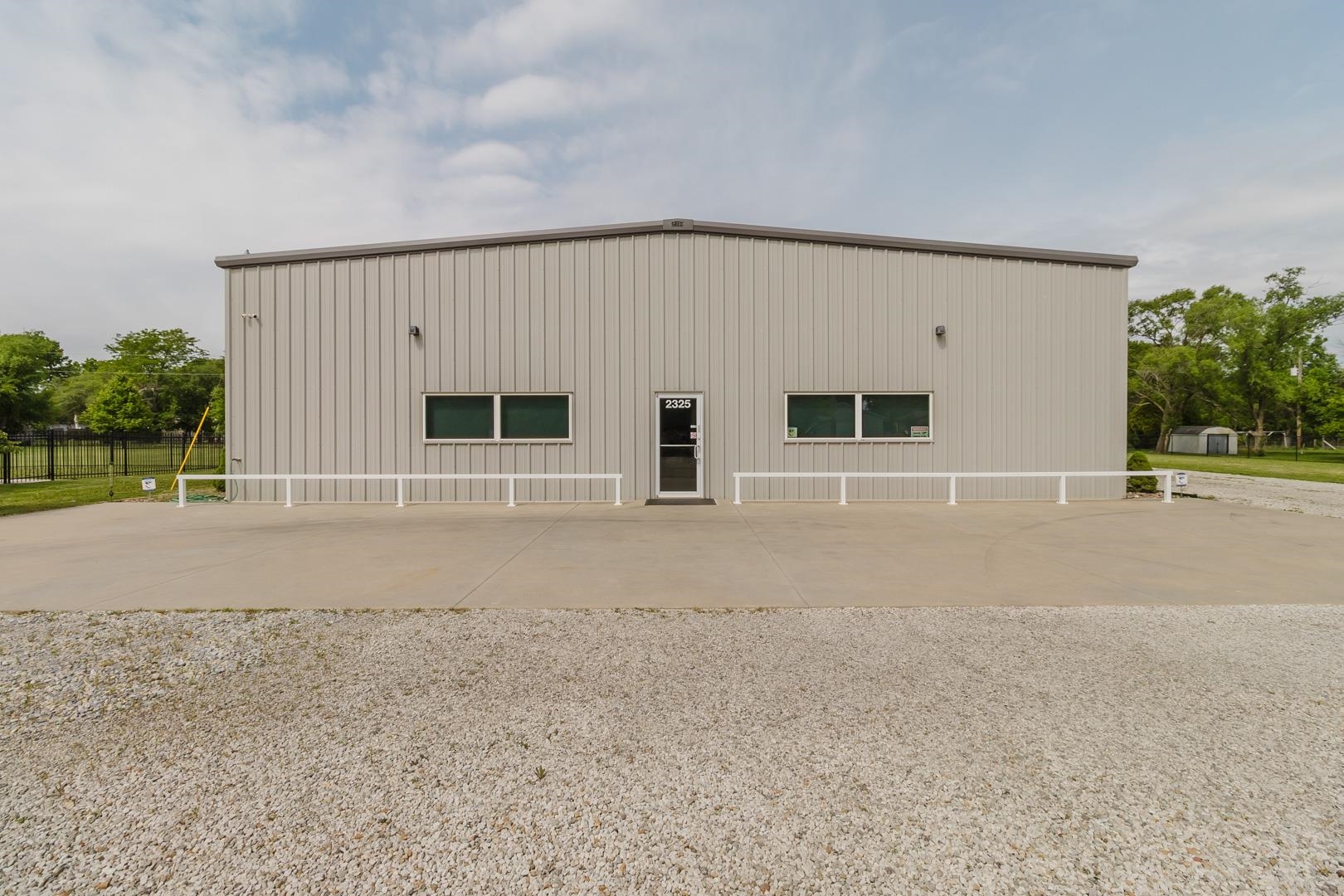 2325 S Crest, Wichita, KS 67207