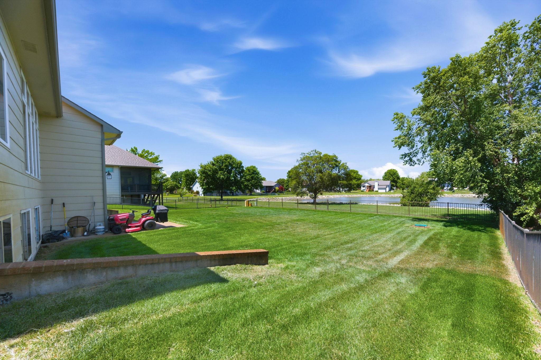 906 E Clear Creek St, Clearwater, KS 67026