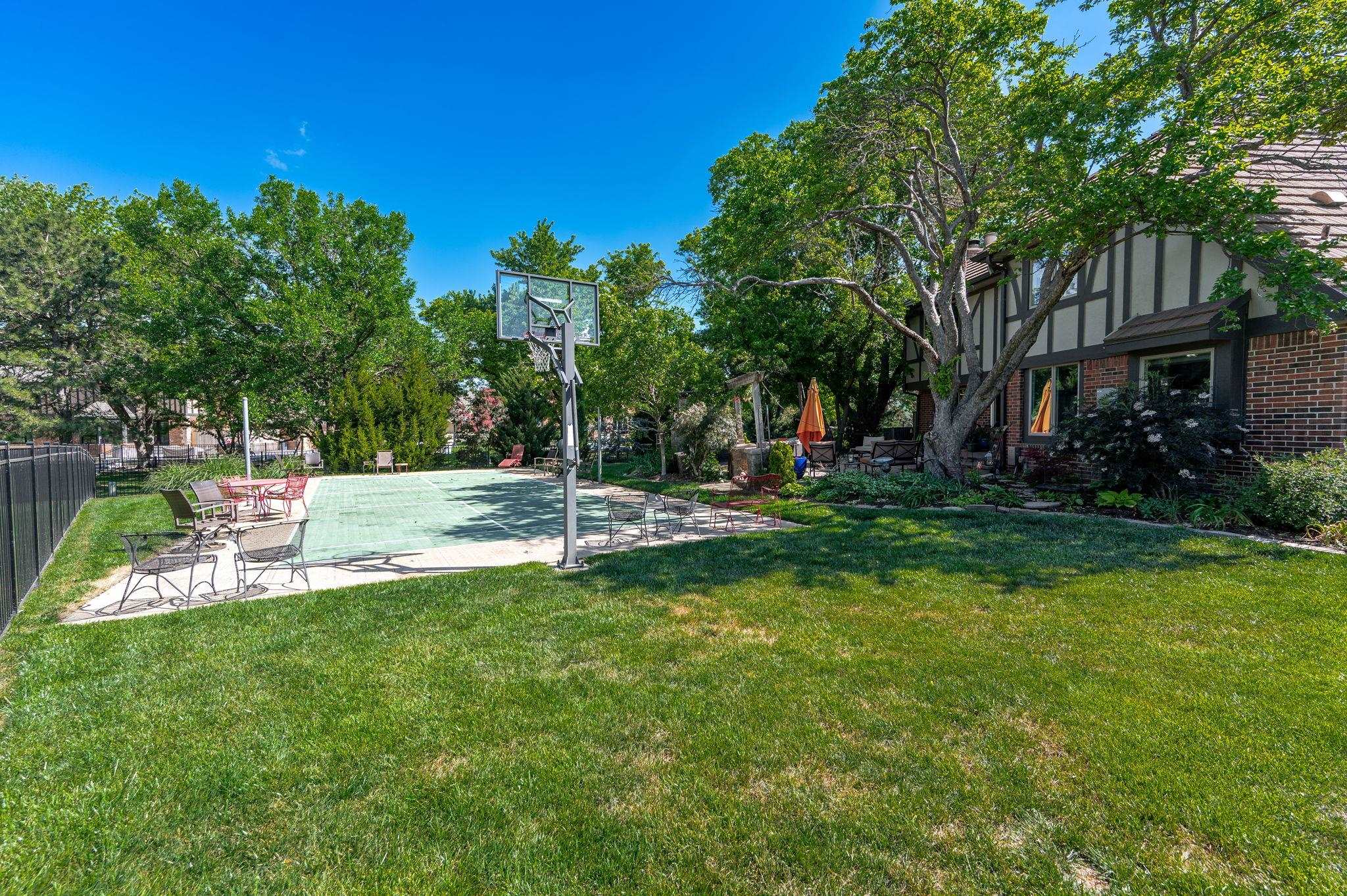 2935 N Wilderness St, Wichita, KS 67226