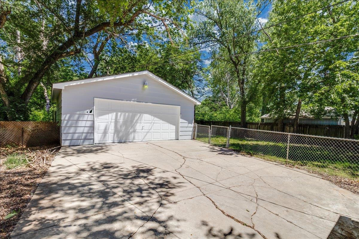 930 N Westview, Derby, KS 67037