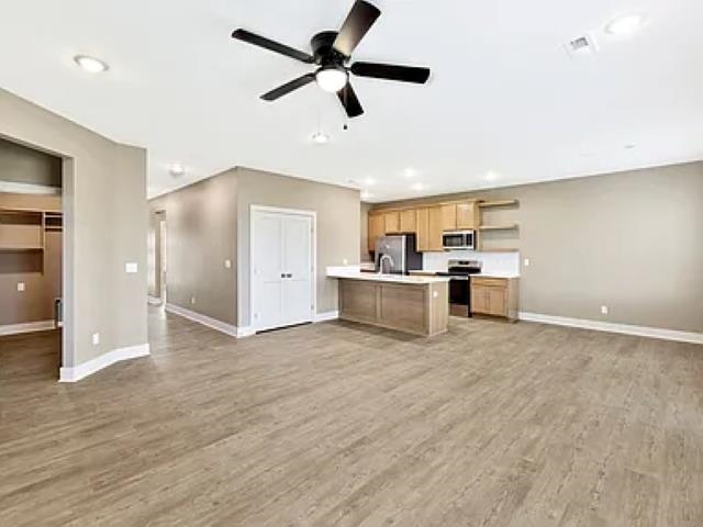 695 W Long Path Ct, Goddard, KS 67052