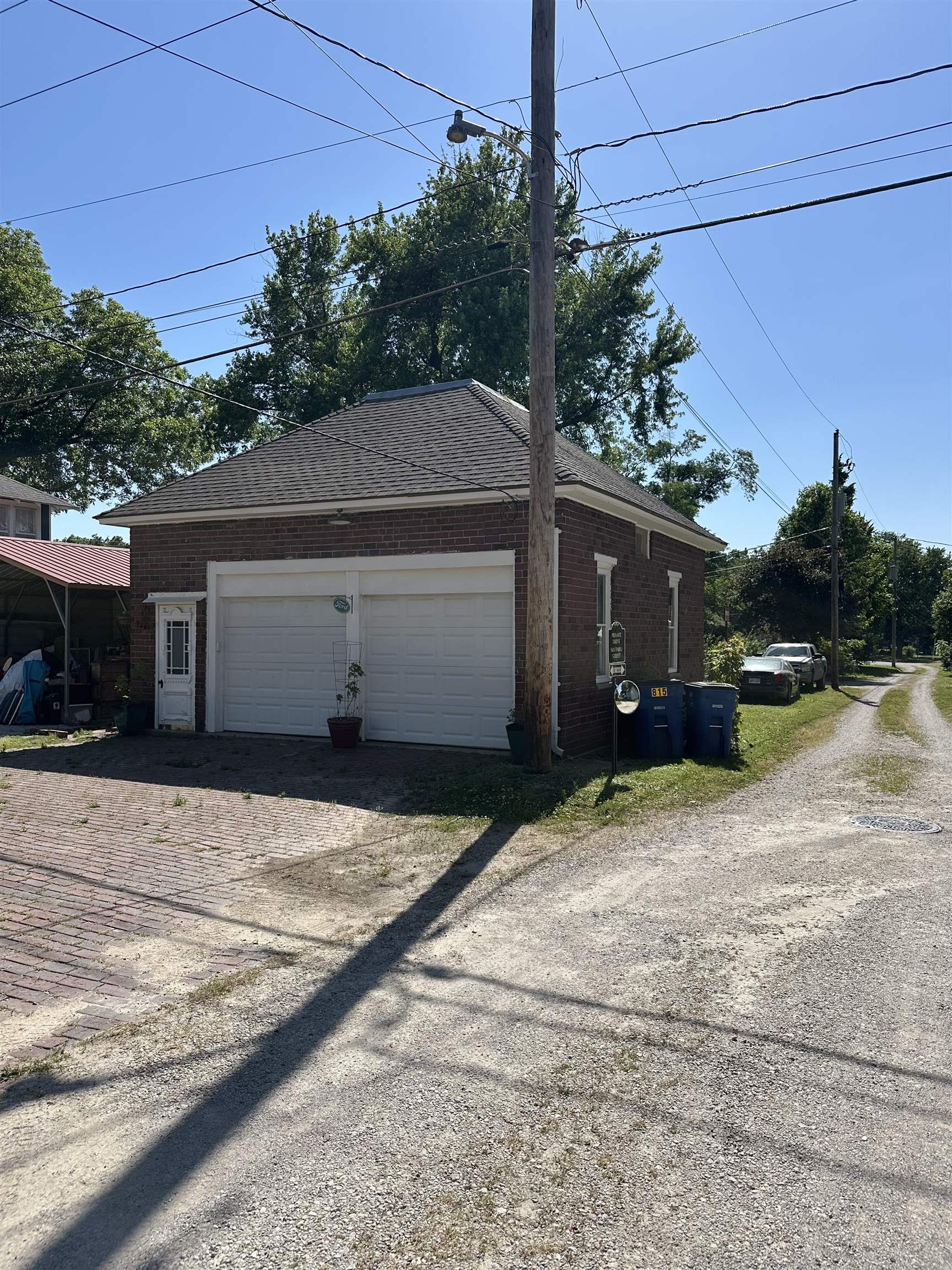 815 S Highland Ave, Chanute, KS 66720