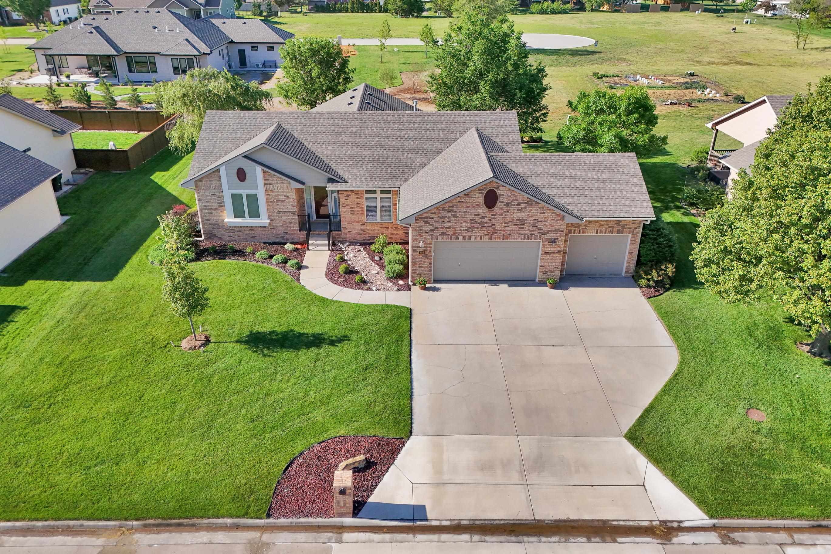 403 Witmarsum West, North Newton, KS 67117