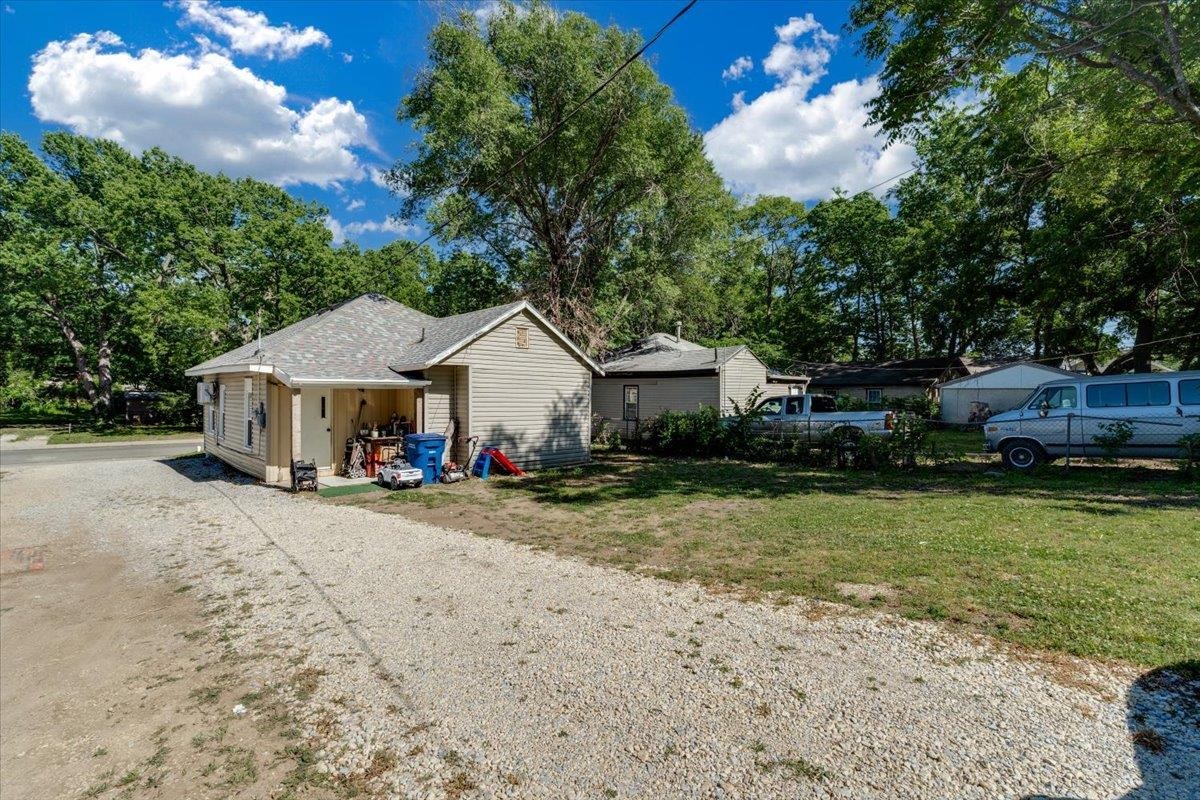 1121 N School, Augusta, KS 67010