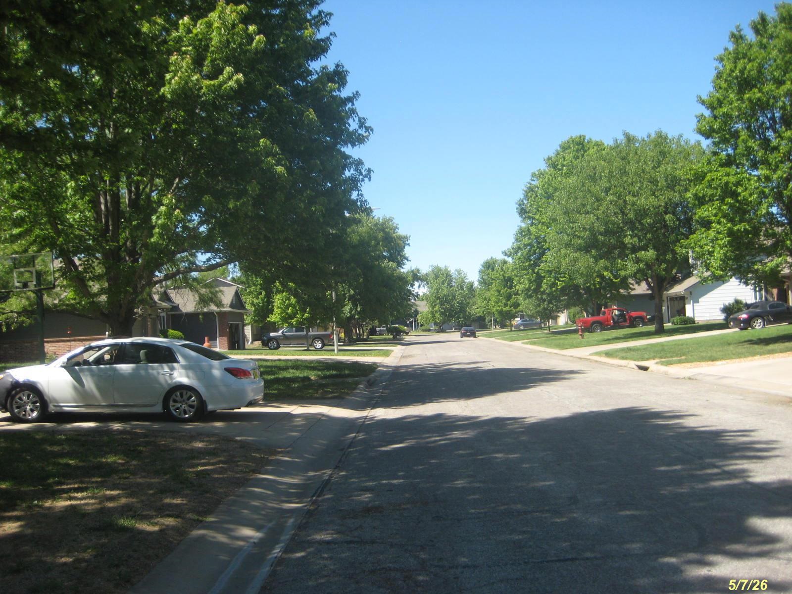 127 S Crosswood Ln, Derby, KS 67037