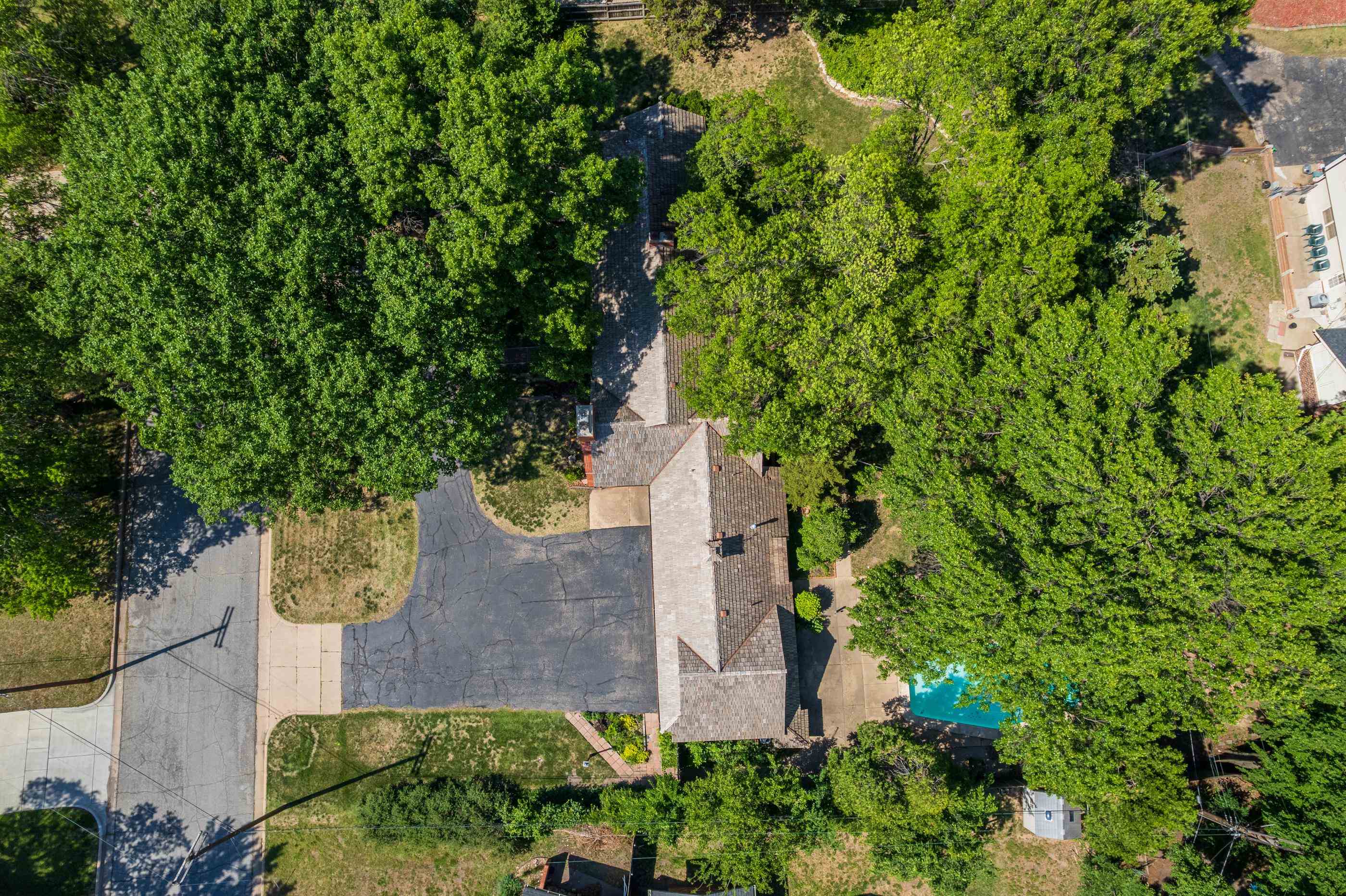 1314 N Willow Ln, Wichita, KS 67208