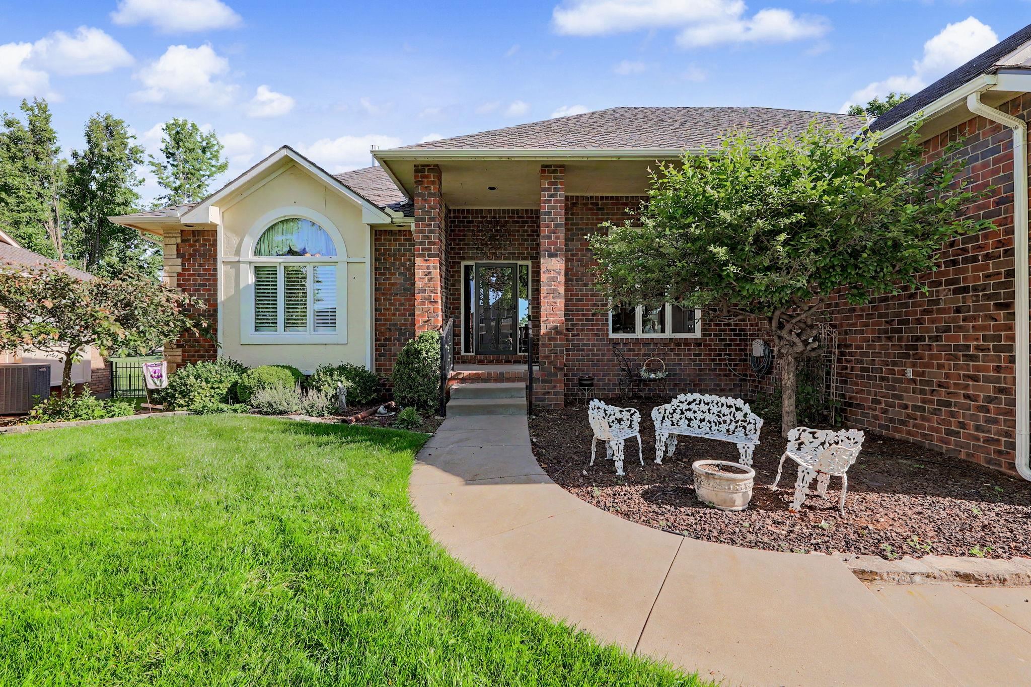 2526 N High Point Cir, Wichita, KS 67205