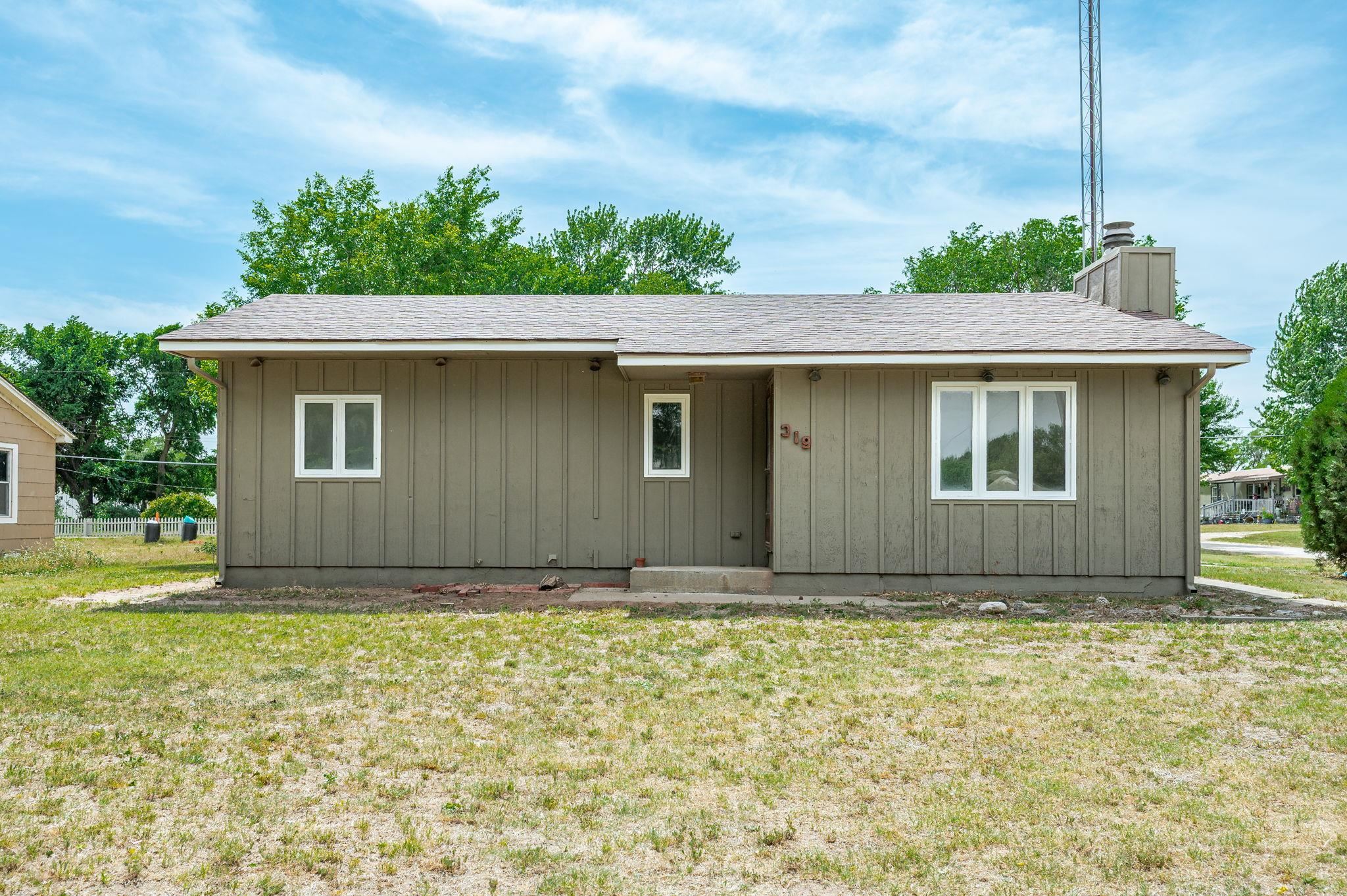 319 N Magnolia, Attica, KS 67009