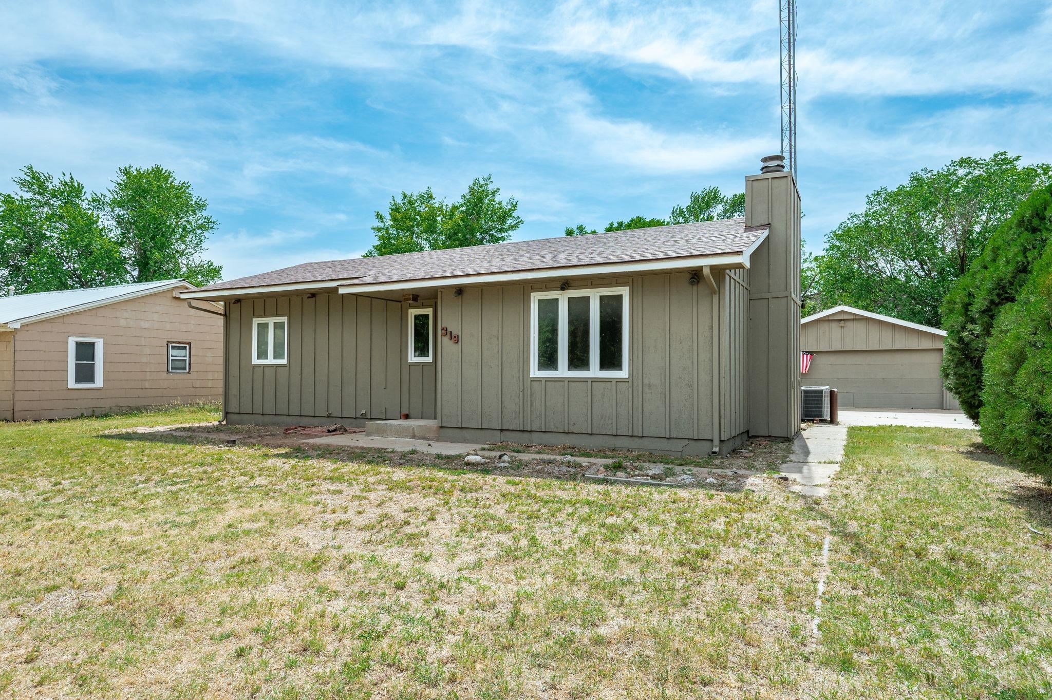 319 N Magnolia, Attica, KS 67009