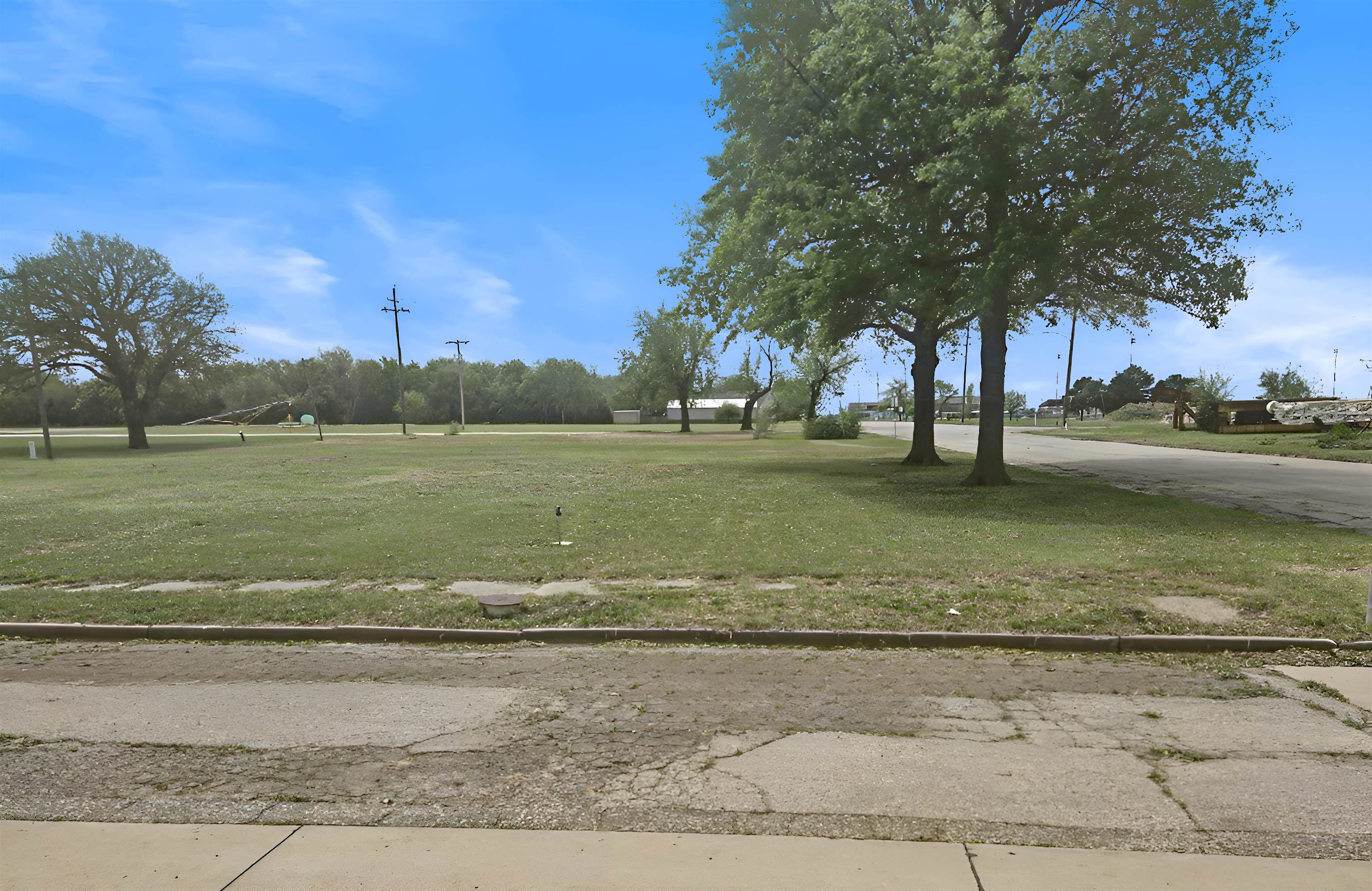 111 S Kansas Ave, Canton, KS 67428