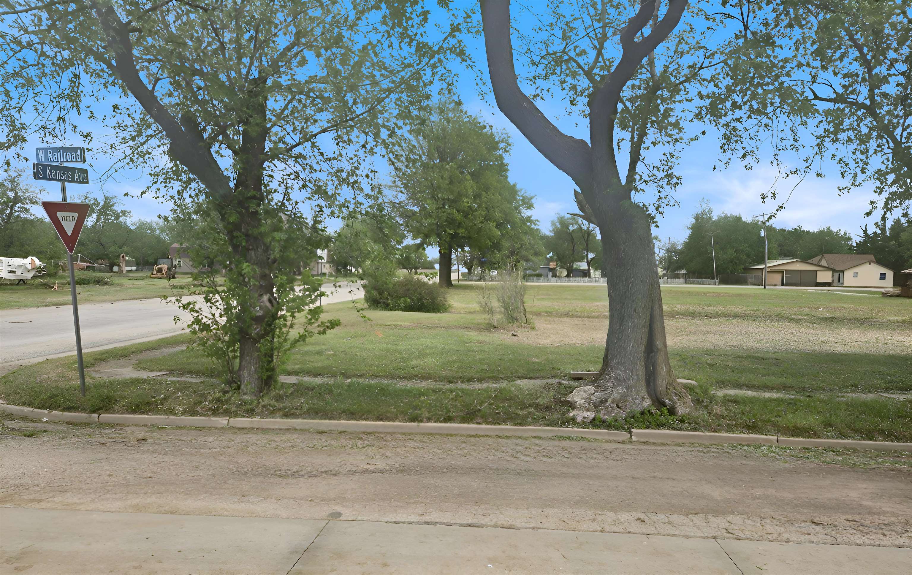 111 S Kansas Ave, Canton, KS 67428