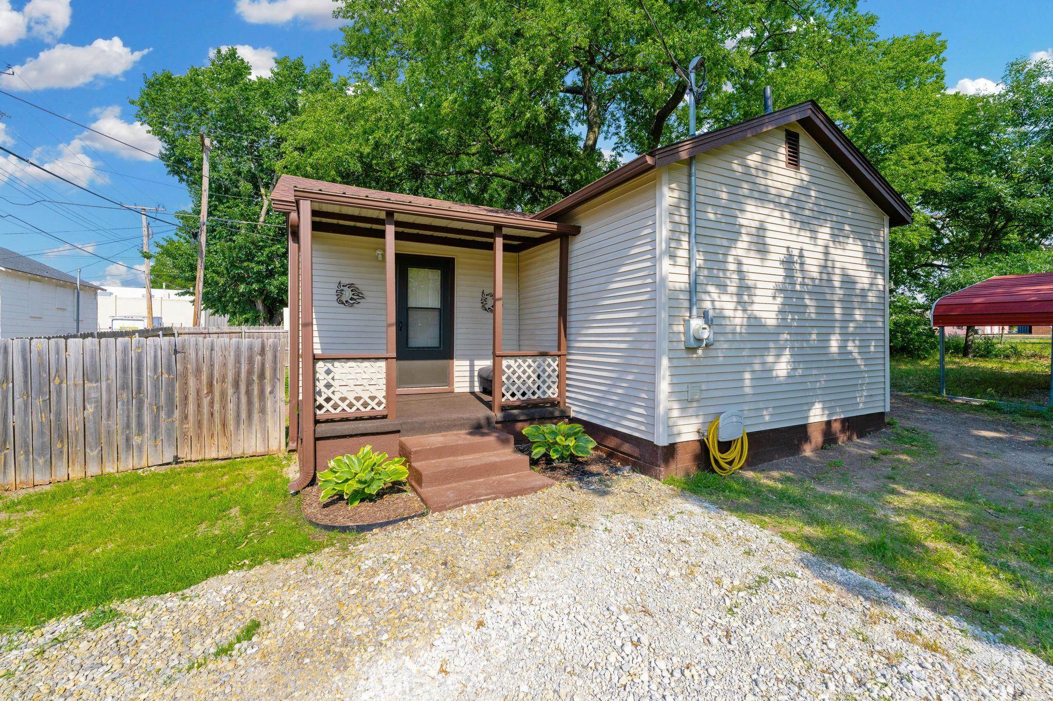 116 N B St, Wellington, KS 67152
