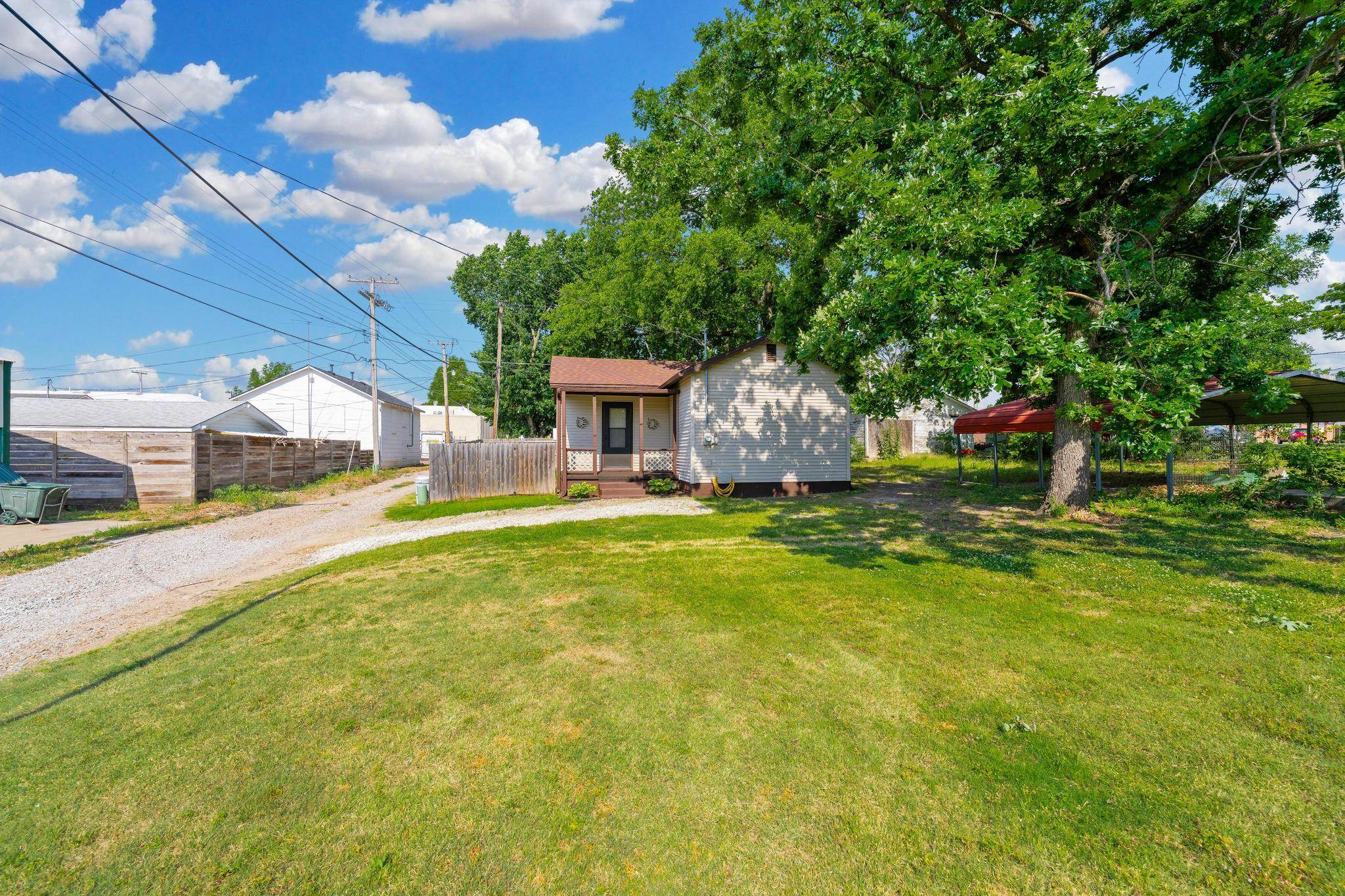 116 N B St, Wellington, KS 67152