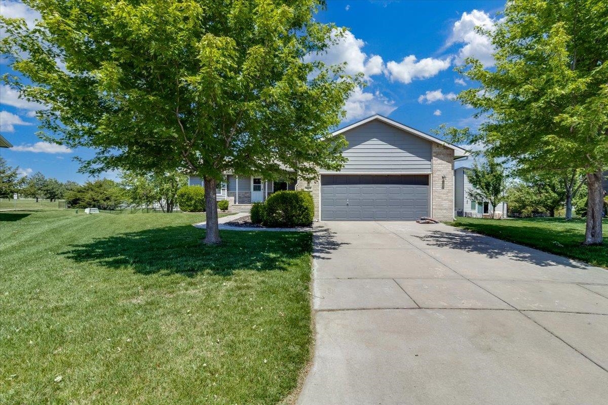 3521 N Valerie Cir, Wichita, KS 67205