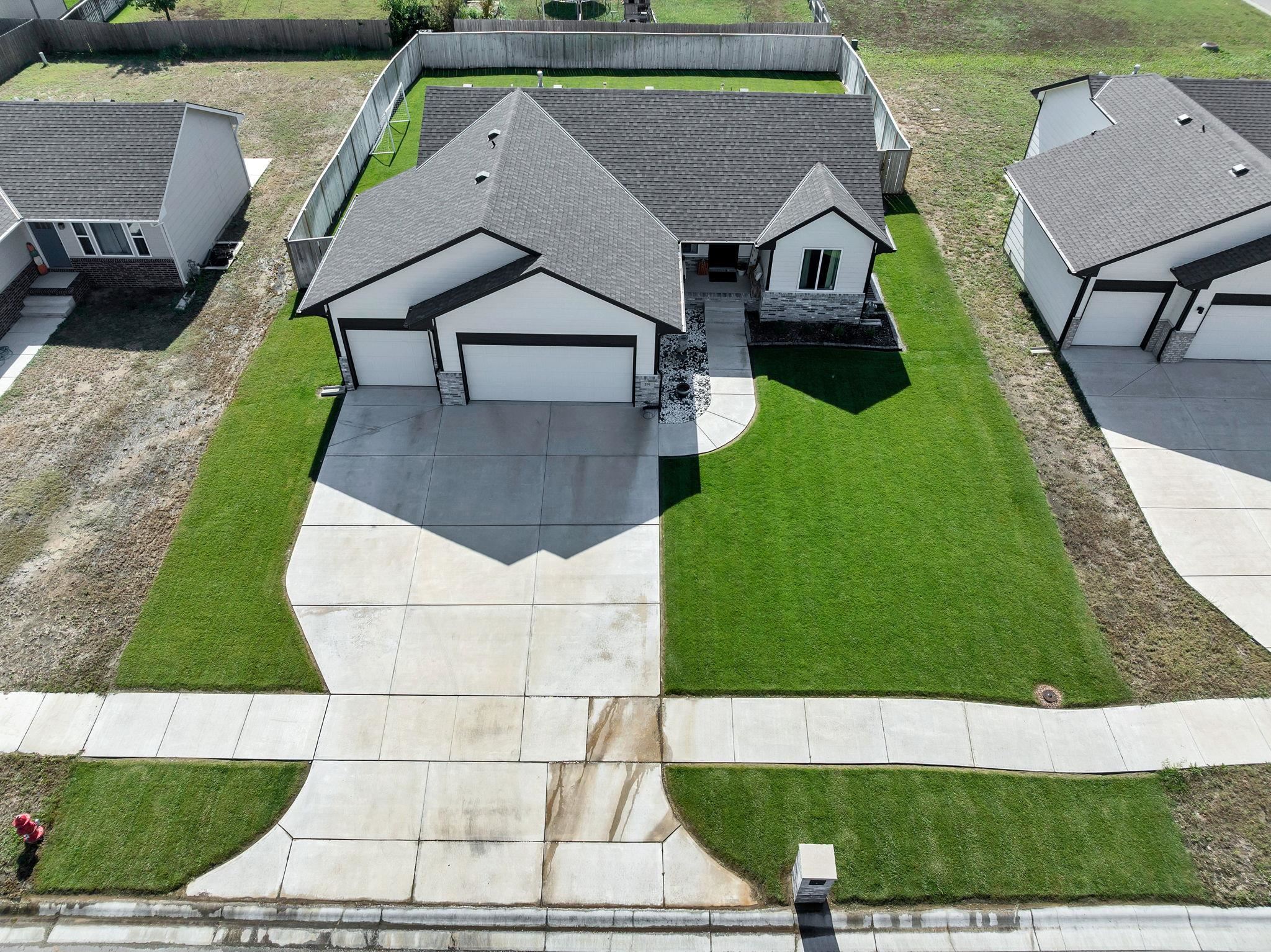291 W Dusk Dr, Rose Hill, KS 67133
