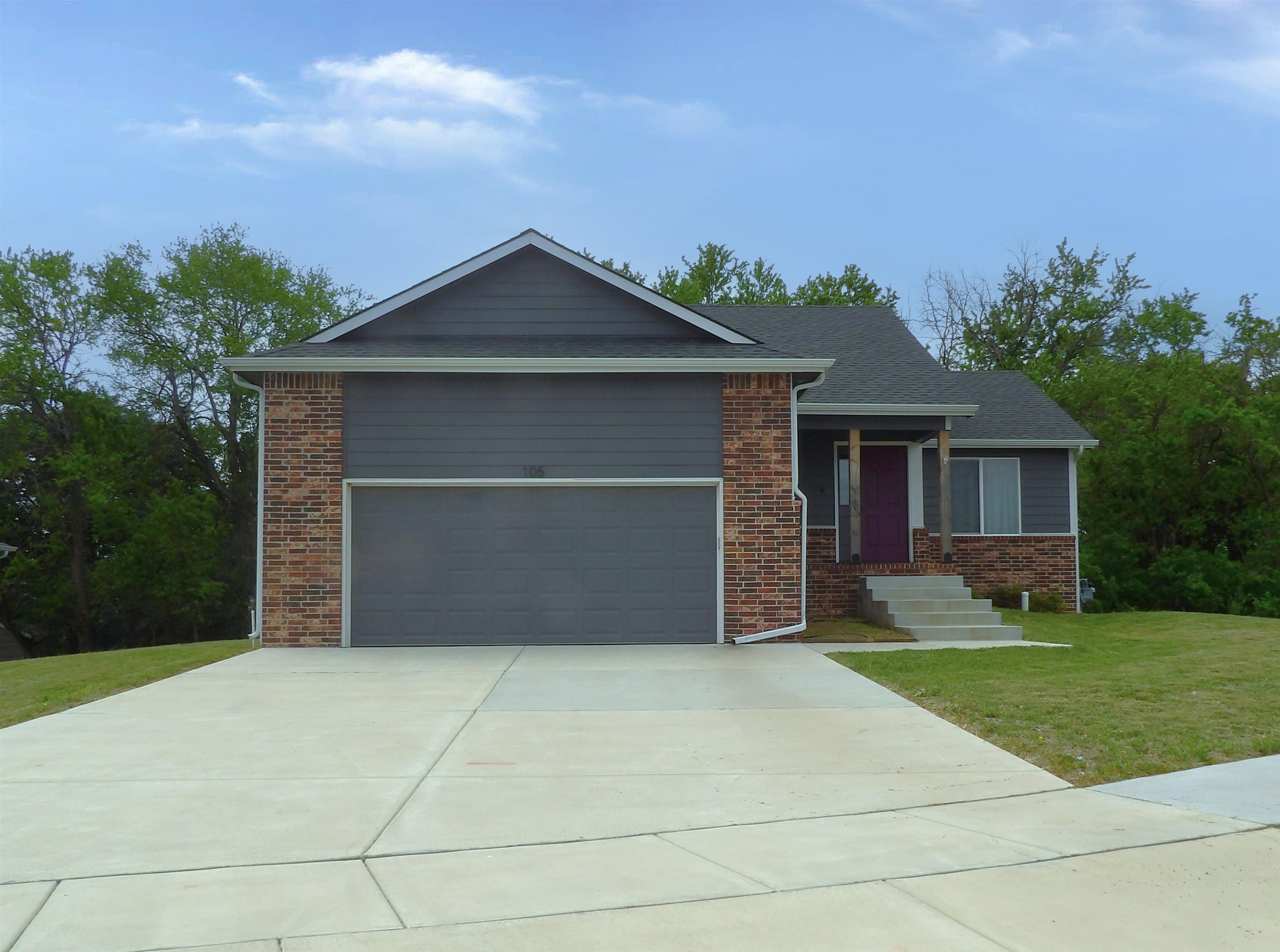 105 E Burlington Dr, Mulvane, KS 67110