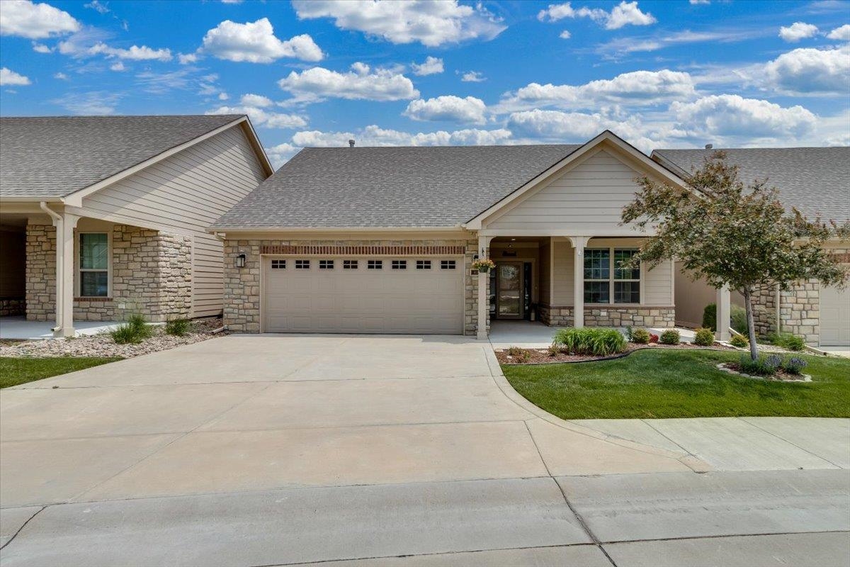 4936 N Prestwick Ave, Bel Aire, KS 67226