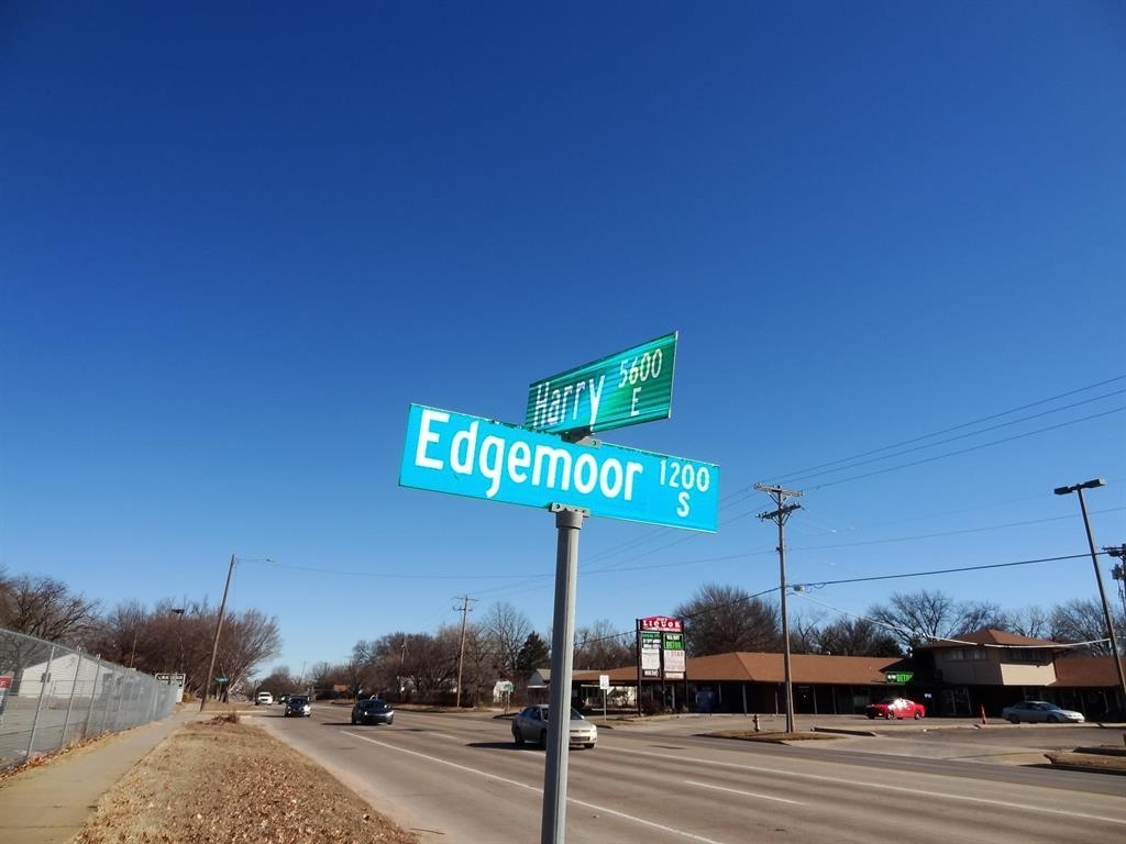 5602 E Harry St, Wichita, KS 67218