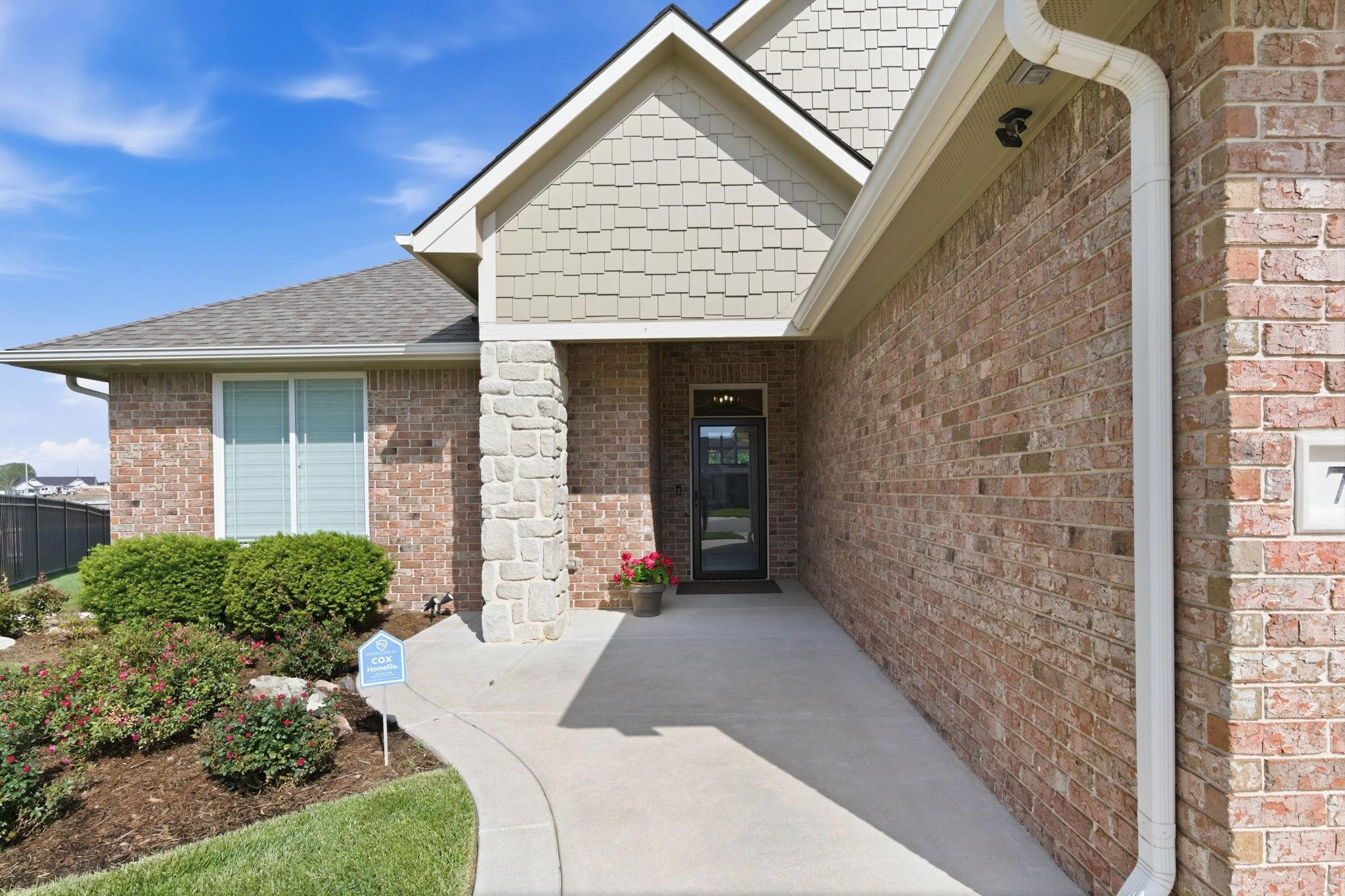745 N Firefly Ct, Wichita, KS 67235