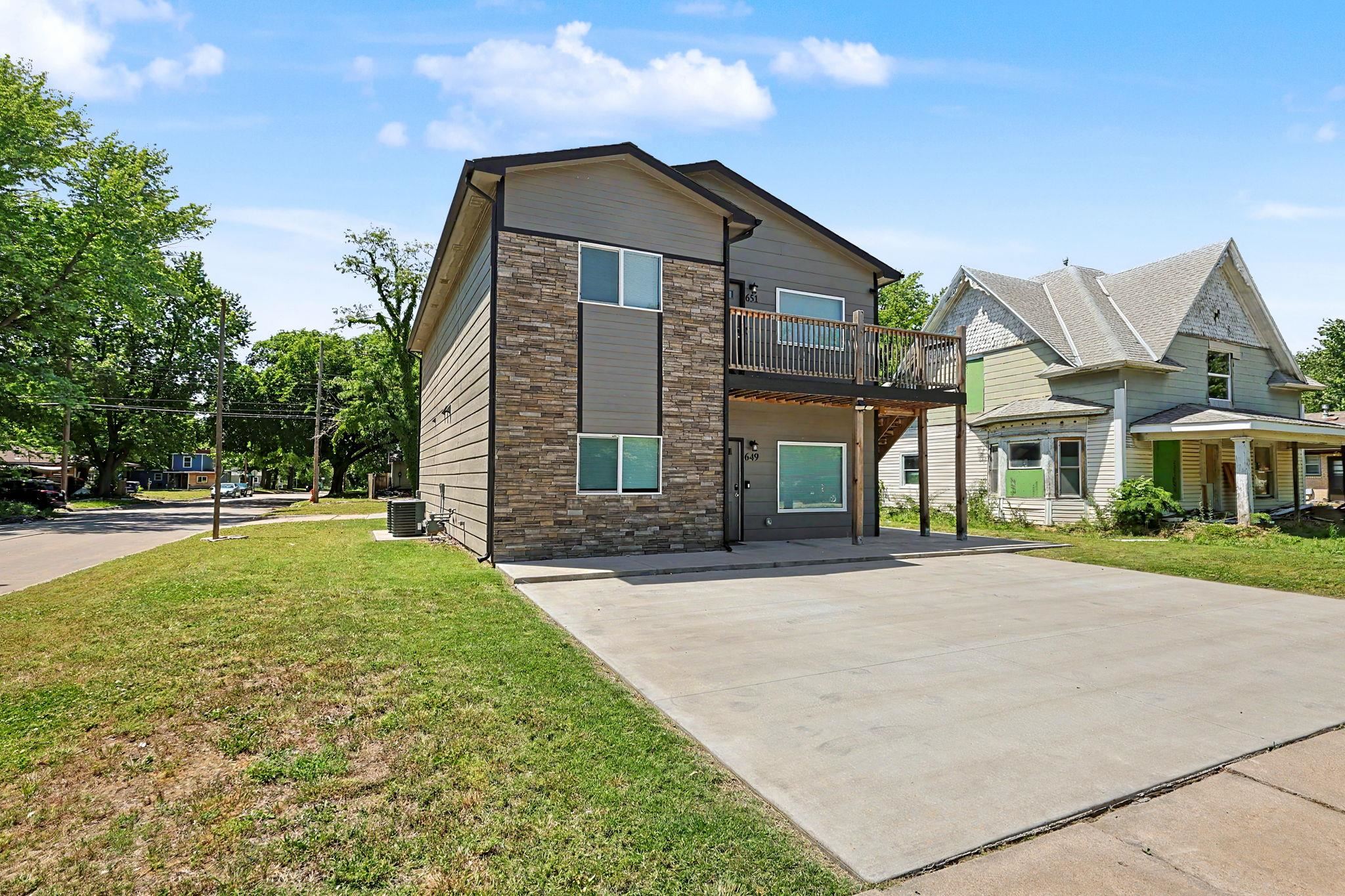 4520 E Gilbert St, Wichita, KS 67218