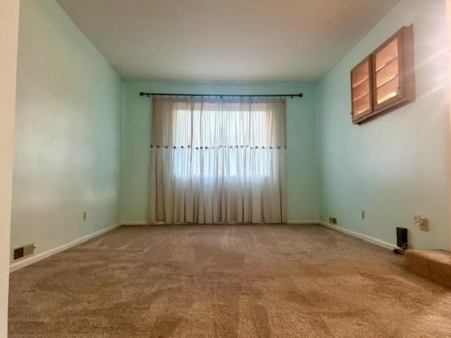 637 Briarcliff Rd, Salina, KS 67401