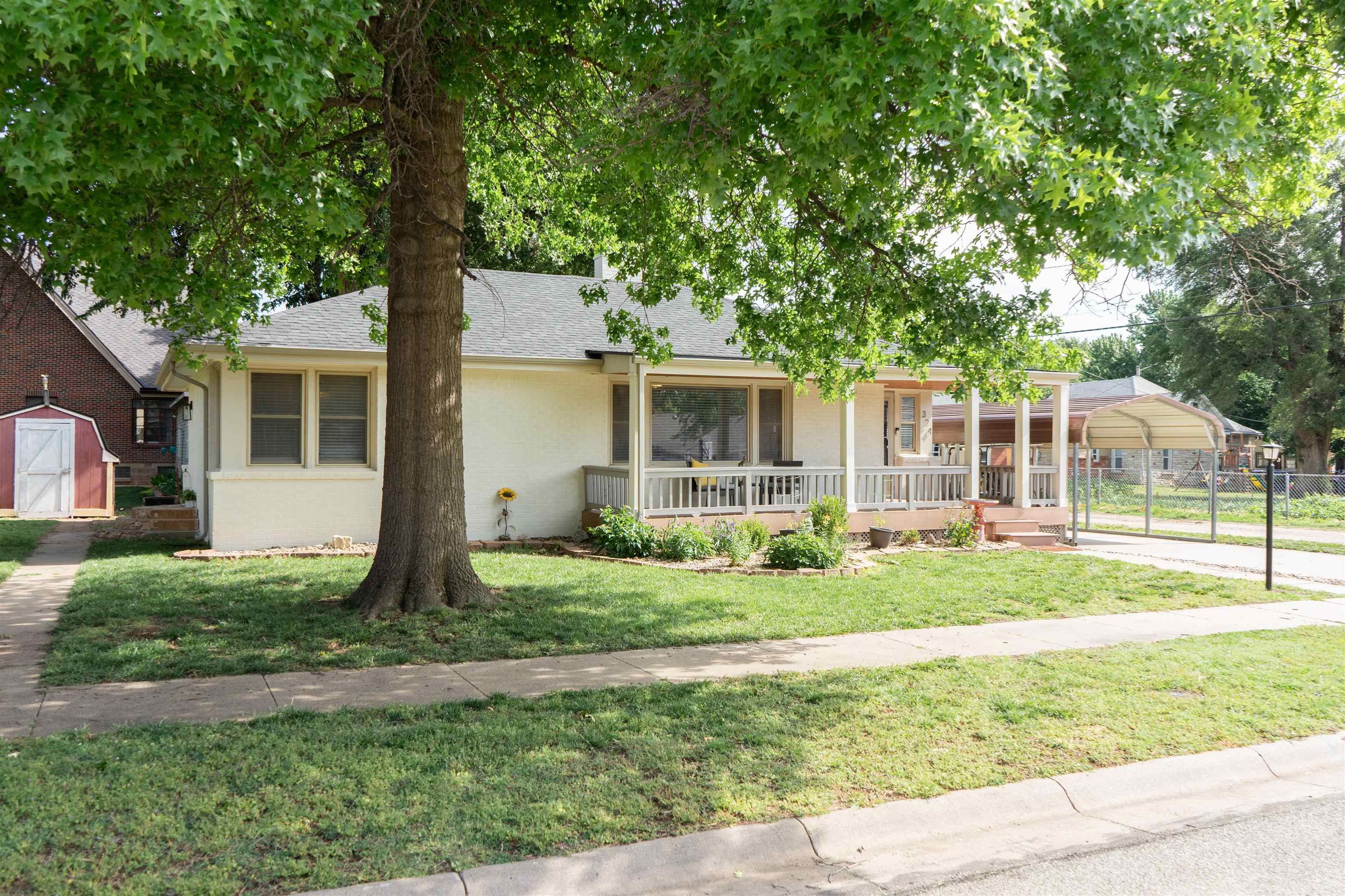 324 W 4th St, Andale, KS 67001