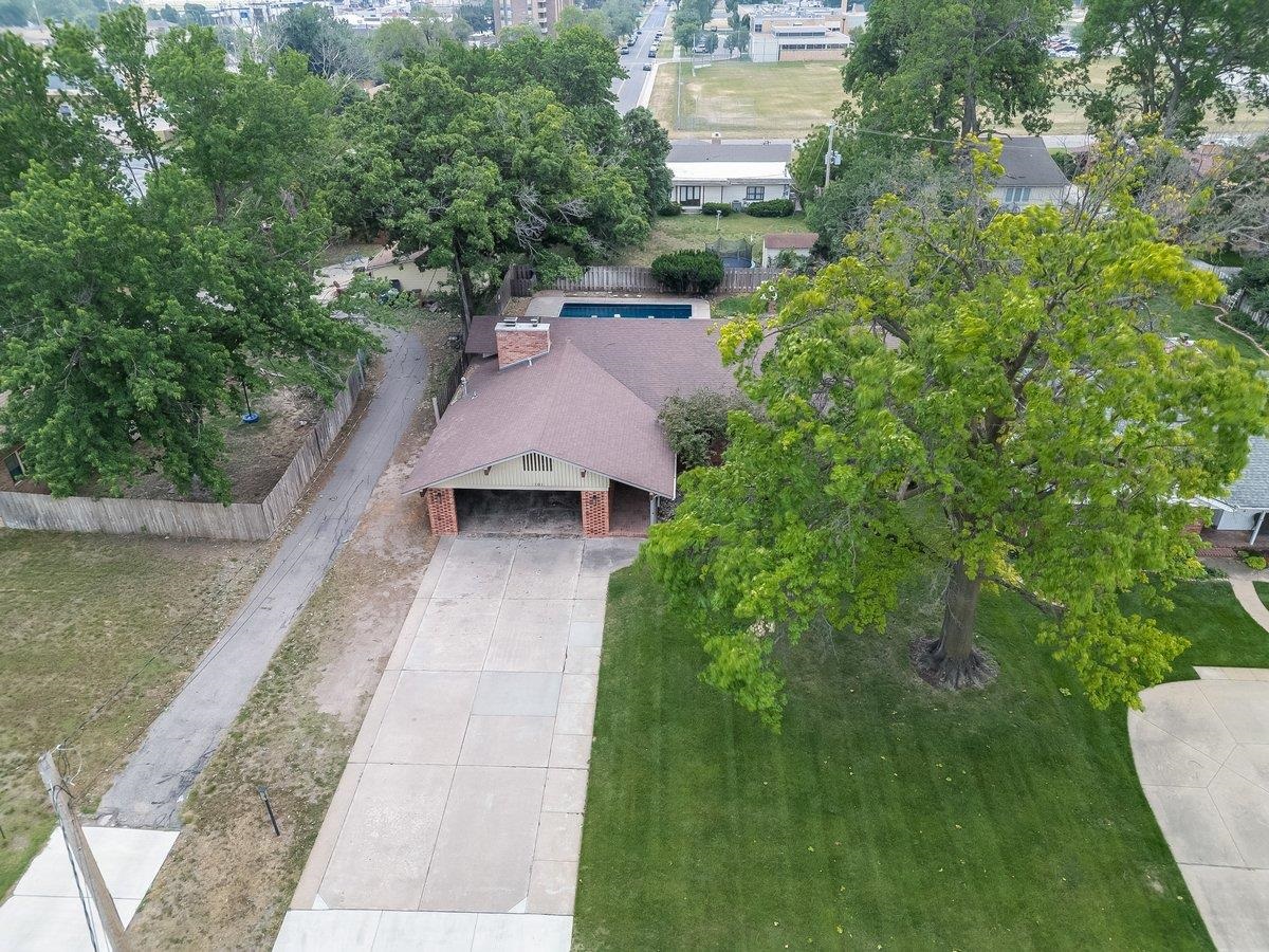 101 W 30th Ave, Hutchinson, KS 67502