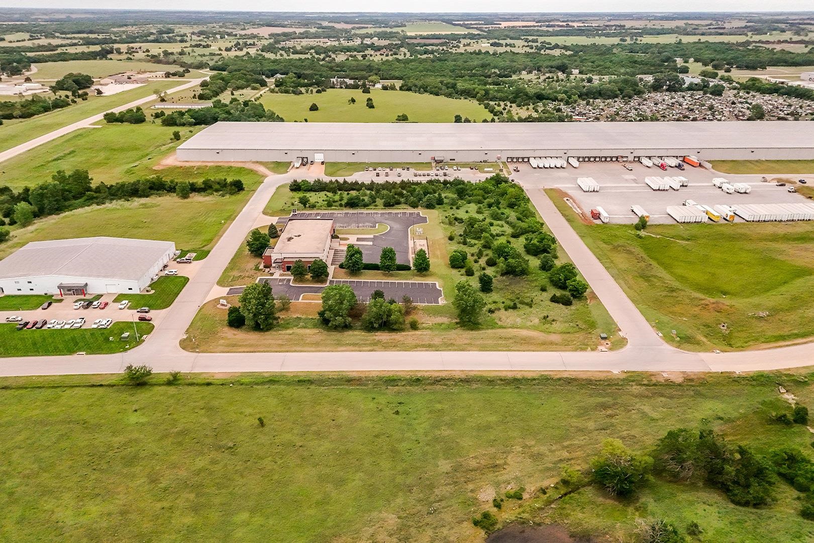 3900 E 12th Ave, Winfield, KS 67156