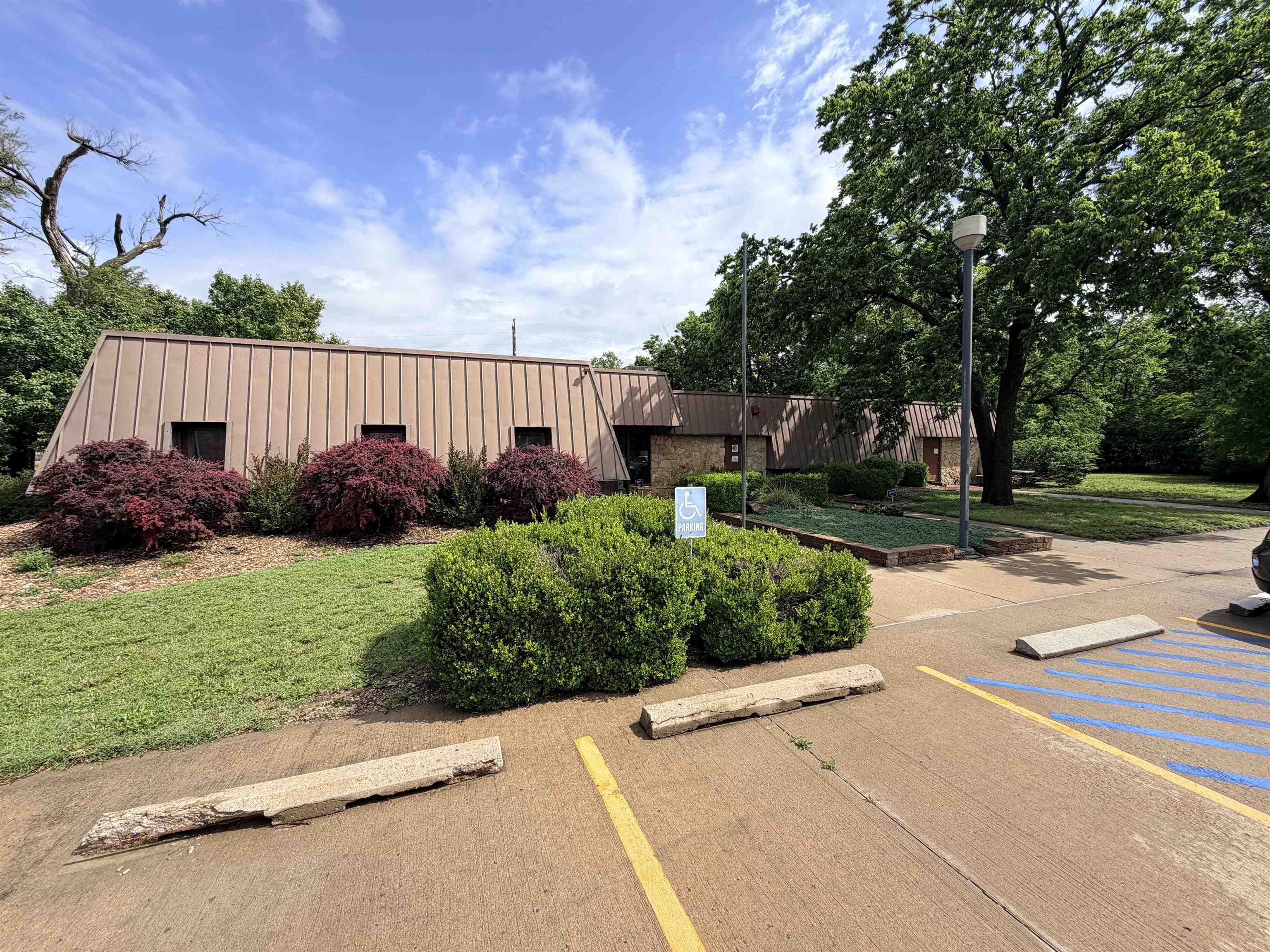 338 N Front St, Salina, KS 67401