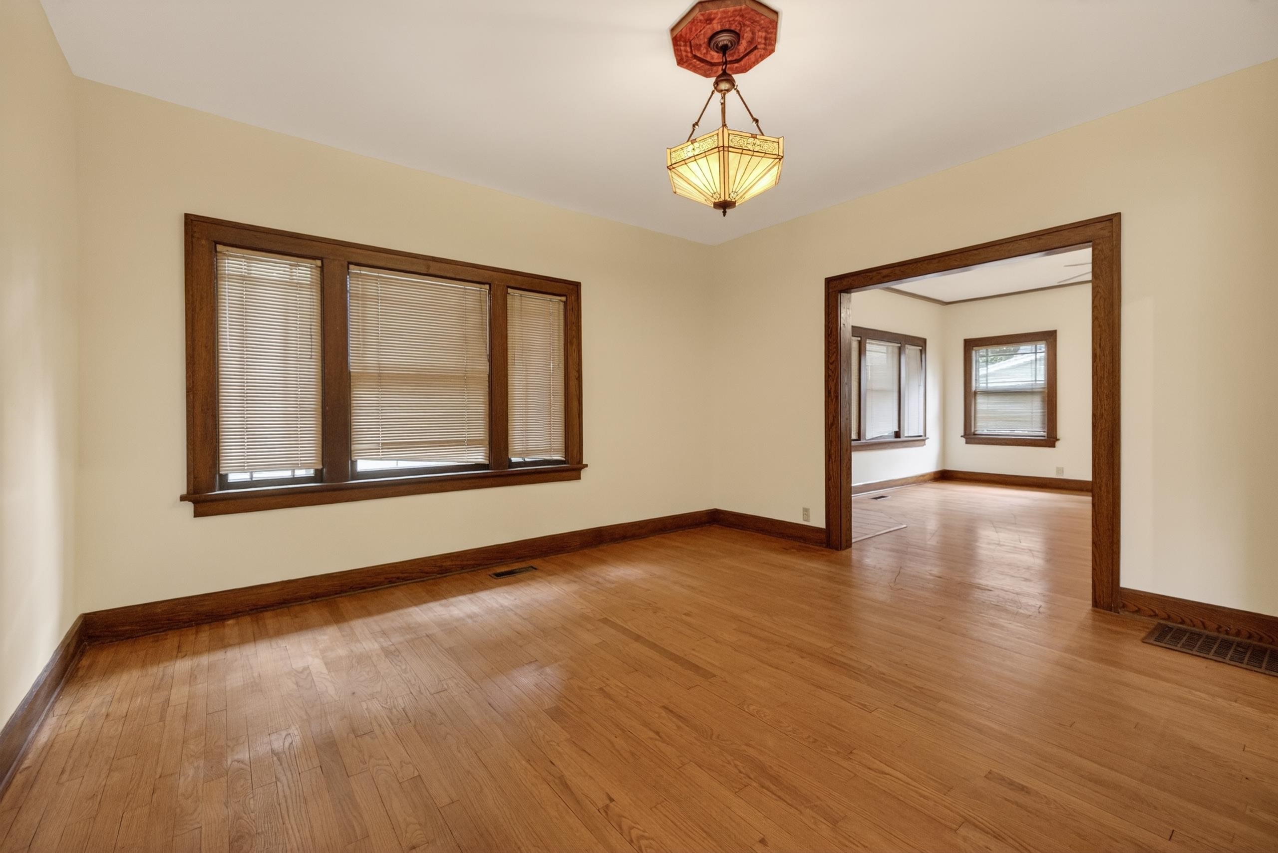 135 S Volutsia Ave, Wichita, KS 67211
