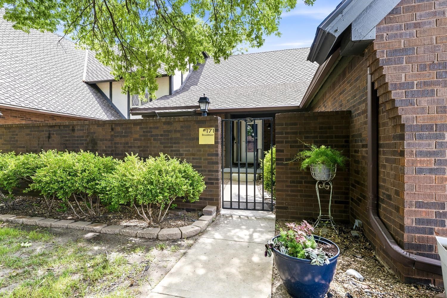 2025 N Broadmoor #2025 N Broadmoor St APT 171, Wichita, KS 67206, Wichita, KS 67206